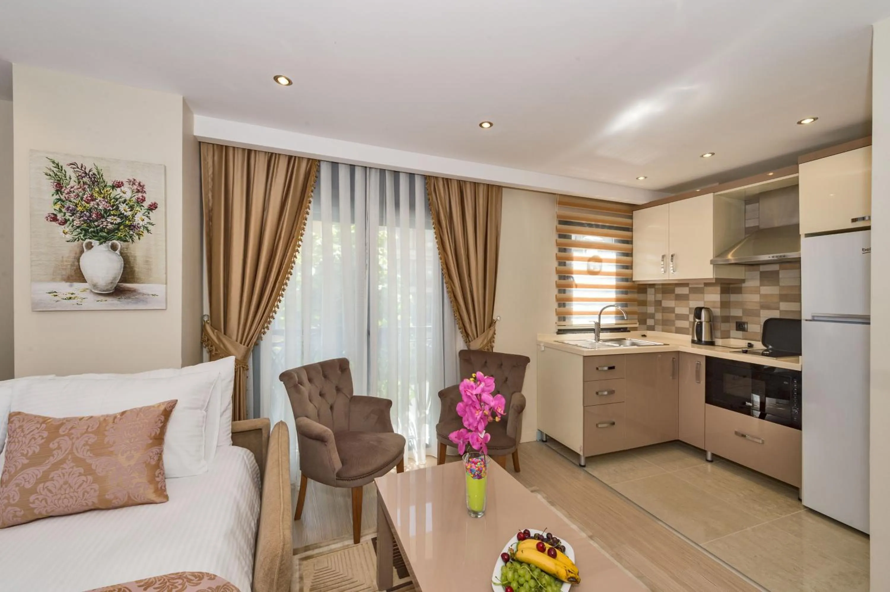 Kitchen or kitchenette in Gen Suites