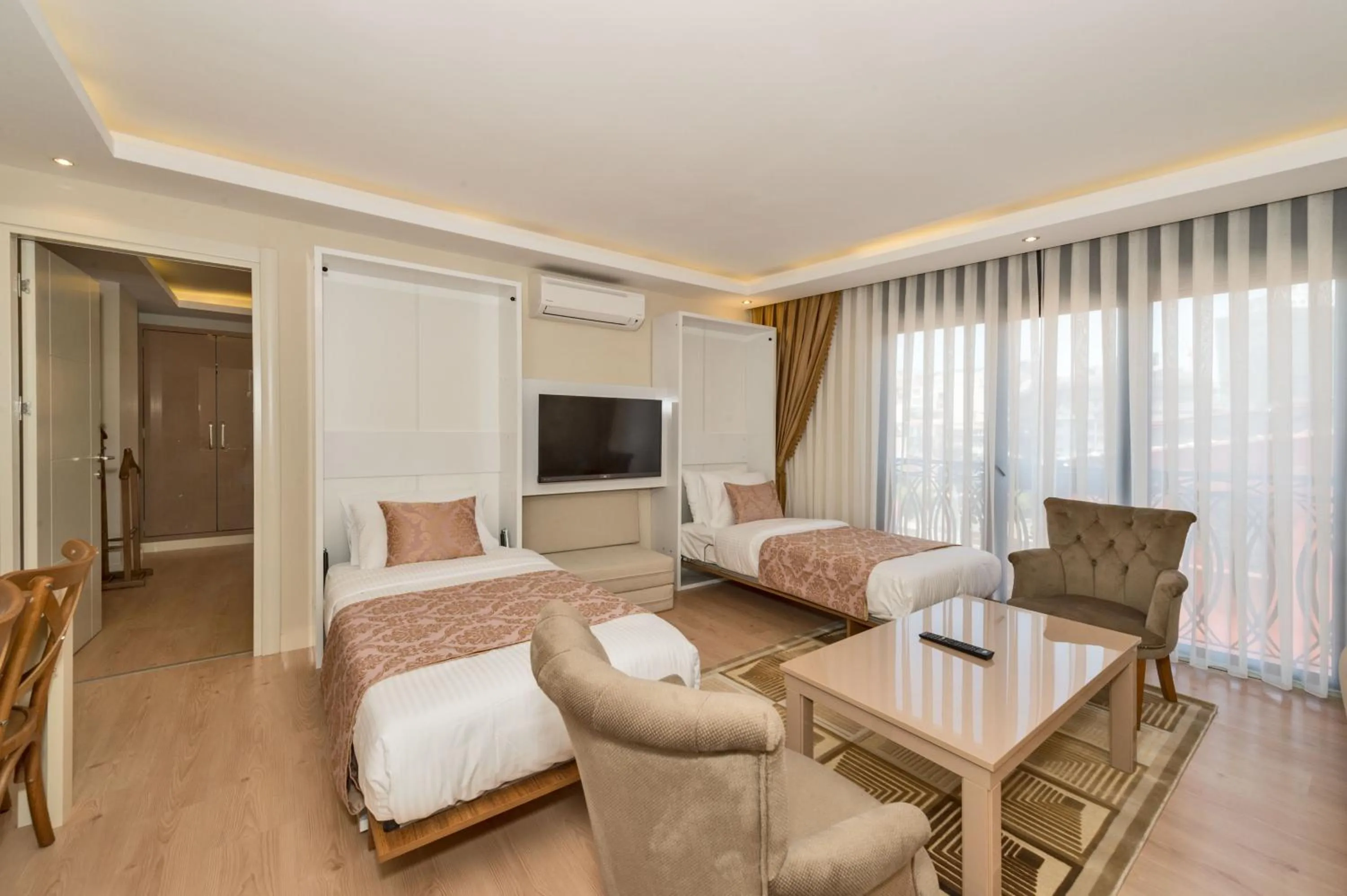 Photo of the whole room in Gen Suites