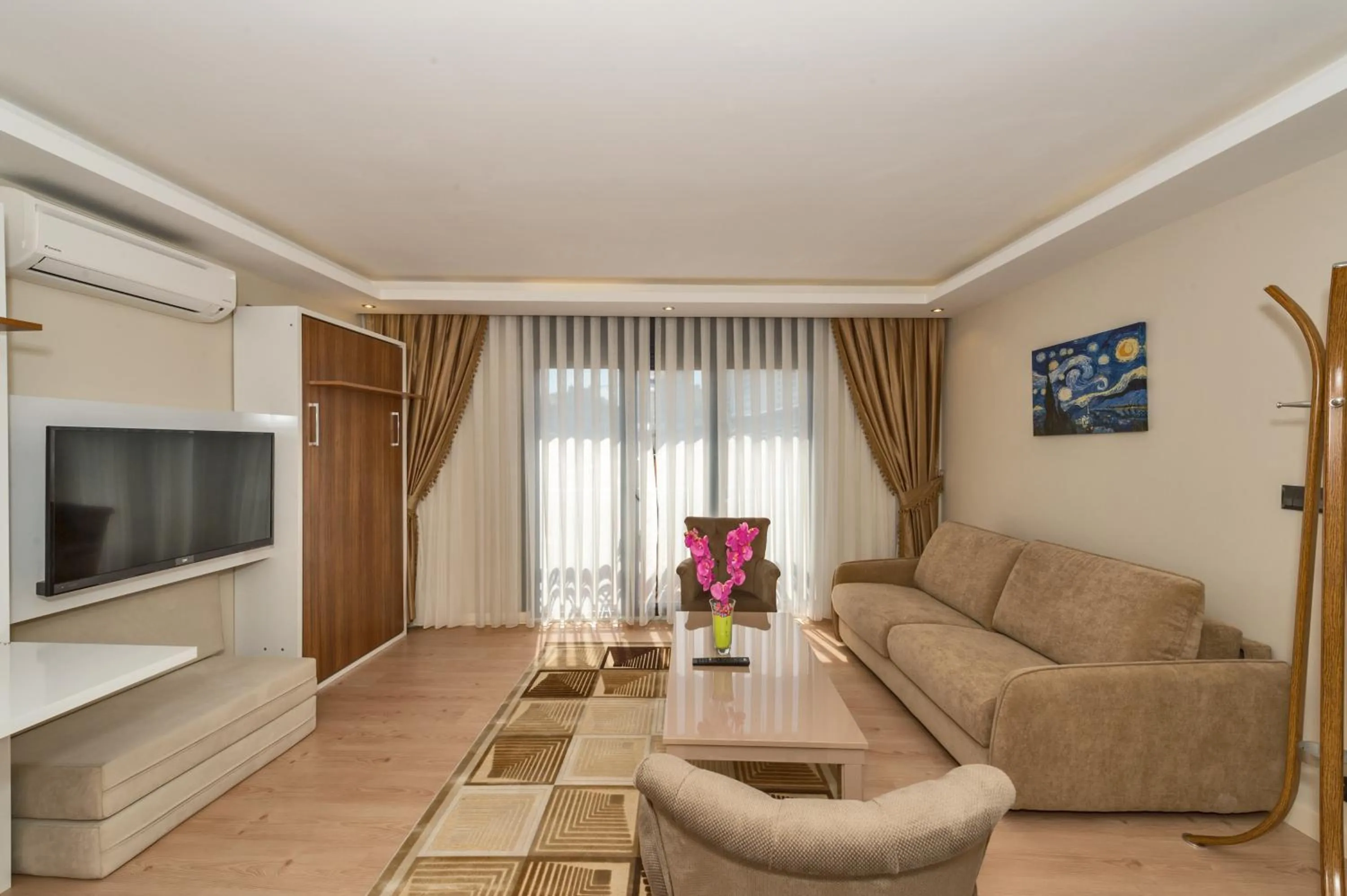 Photo of the whole room in Gen Suites