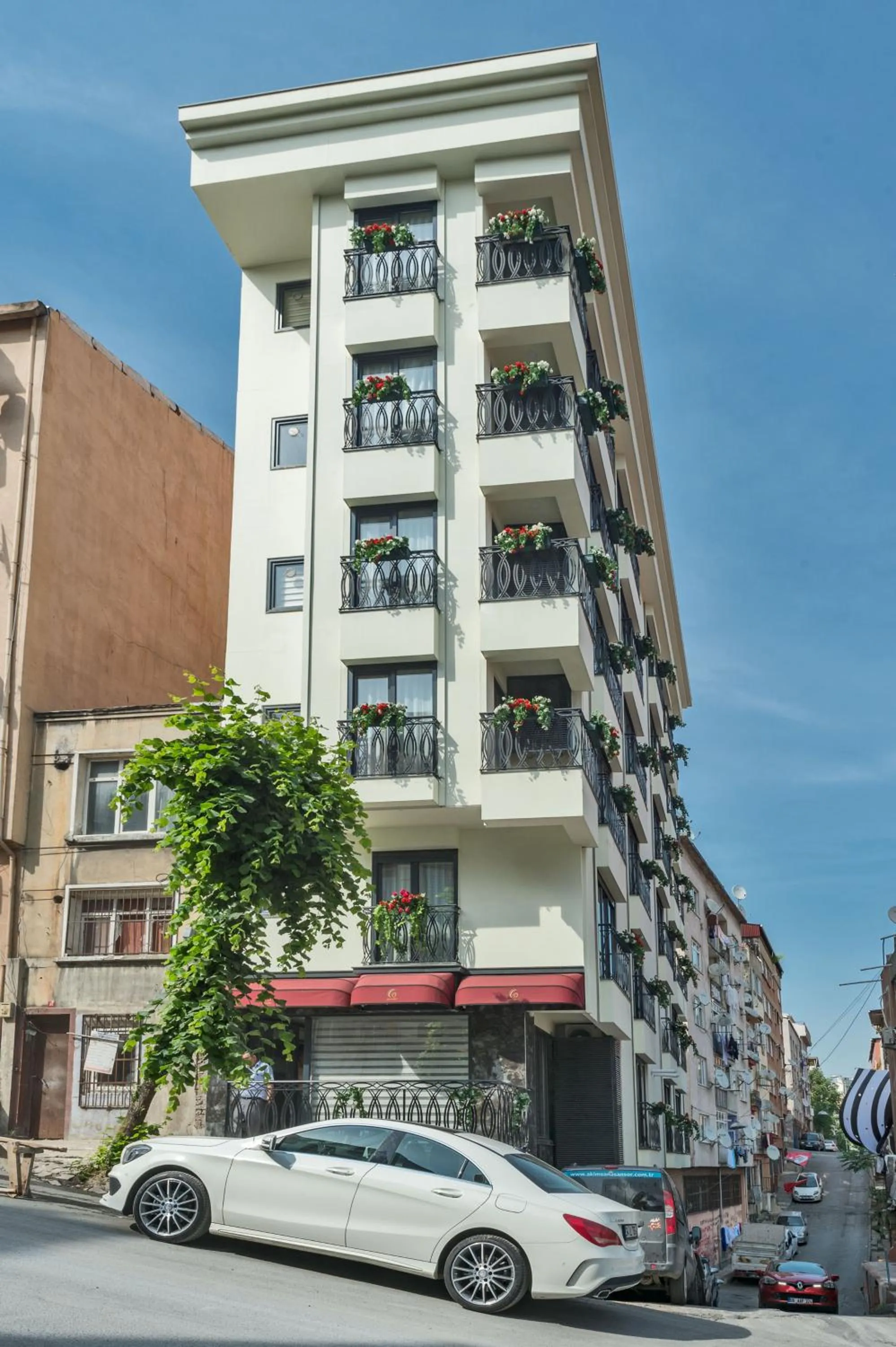 Property building in Gen Suites