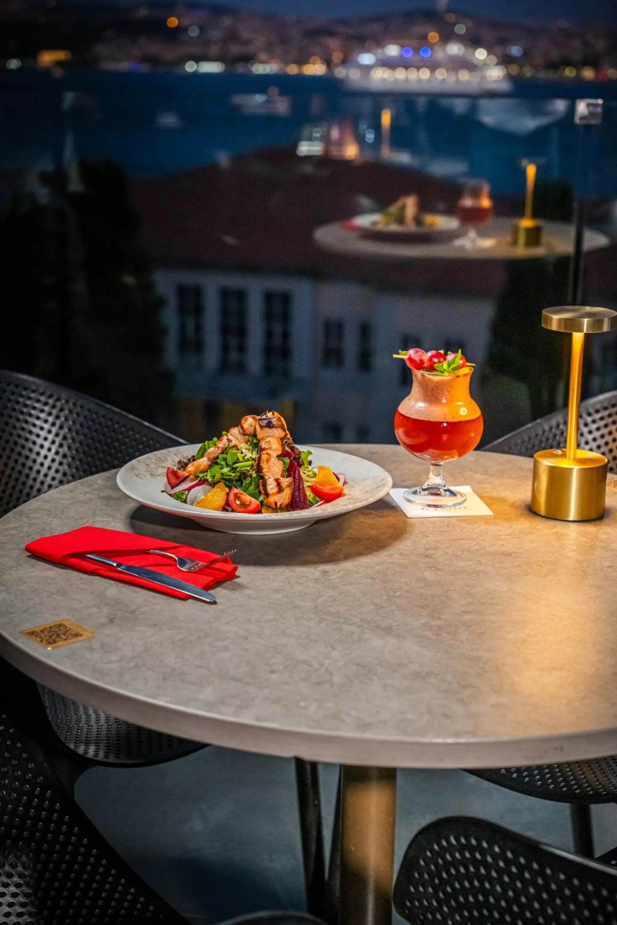 Restaurant/places to eat in Metropolitan Hotels Bosphorus - Special Category