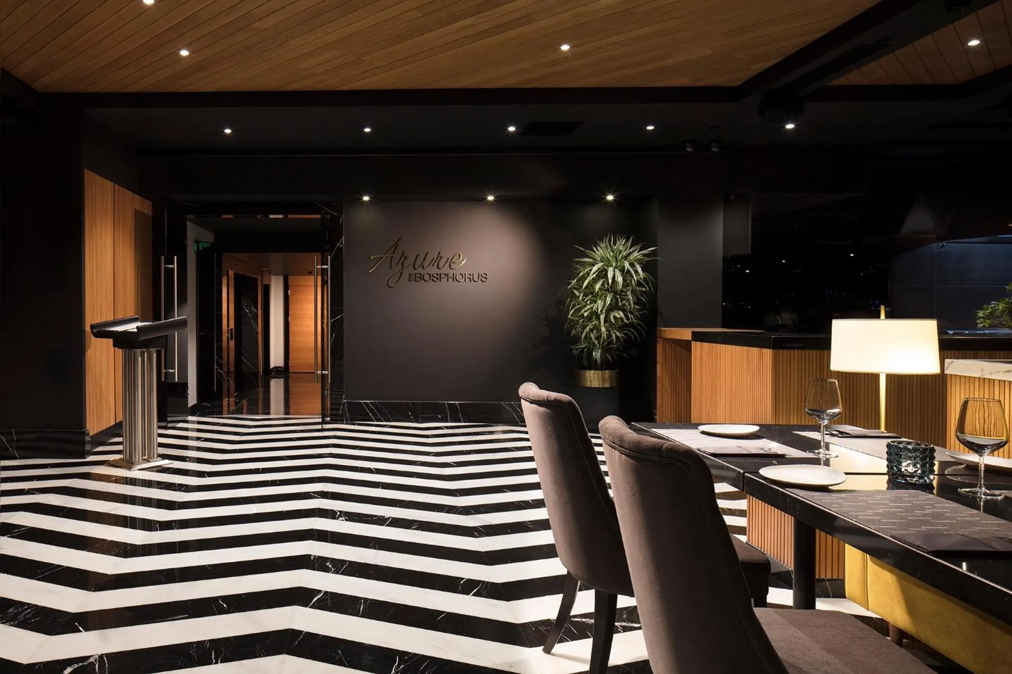 Restaurant/places to eat in Metropolitan Hotels Bosphorus - Special Category