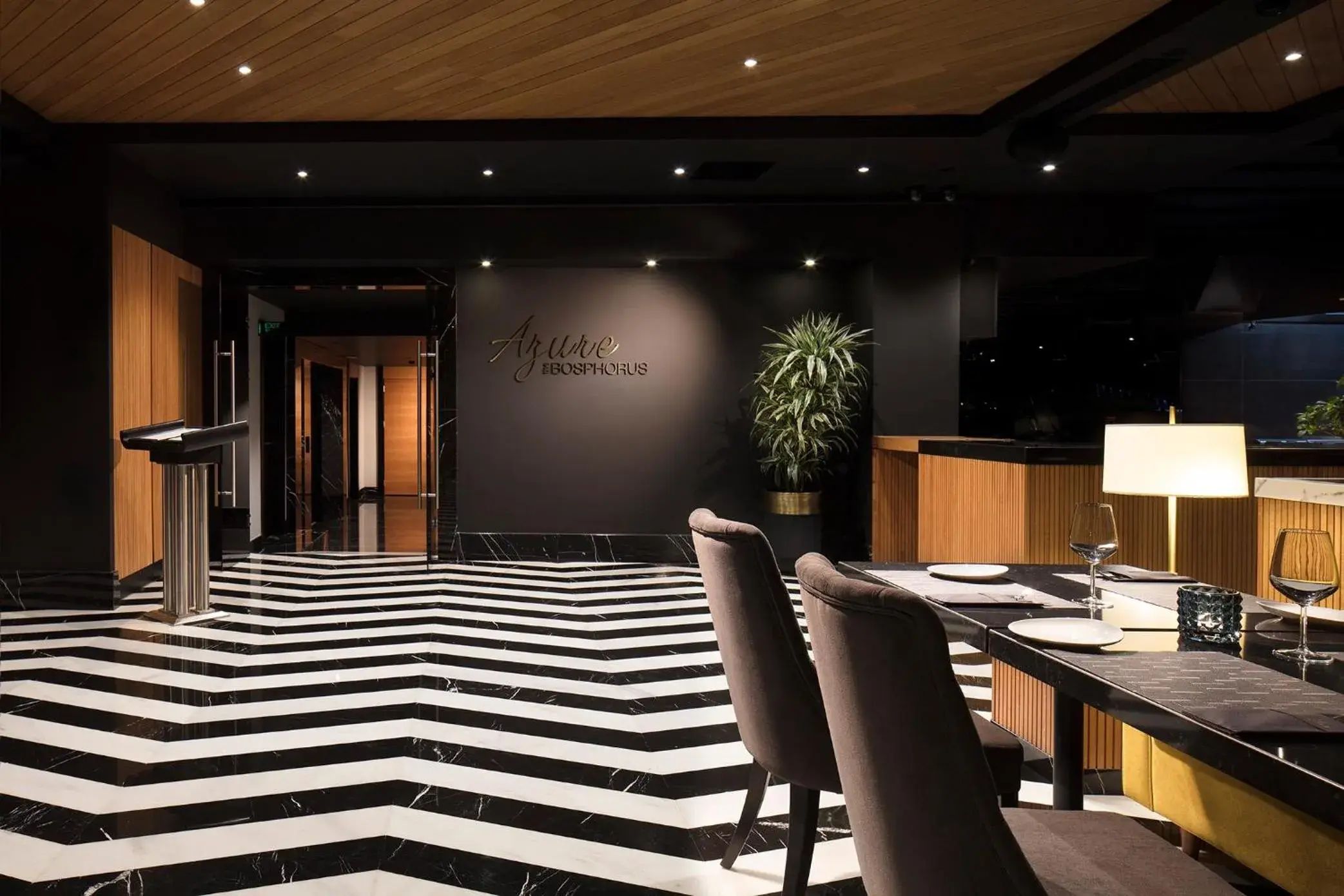 Restaurant/places to eat in Metropolitan Hotels Bosphorus - Special Category Restaurant/places to eat in Metropolitan Hotels Bosphorus - Special Category