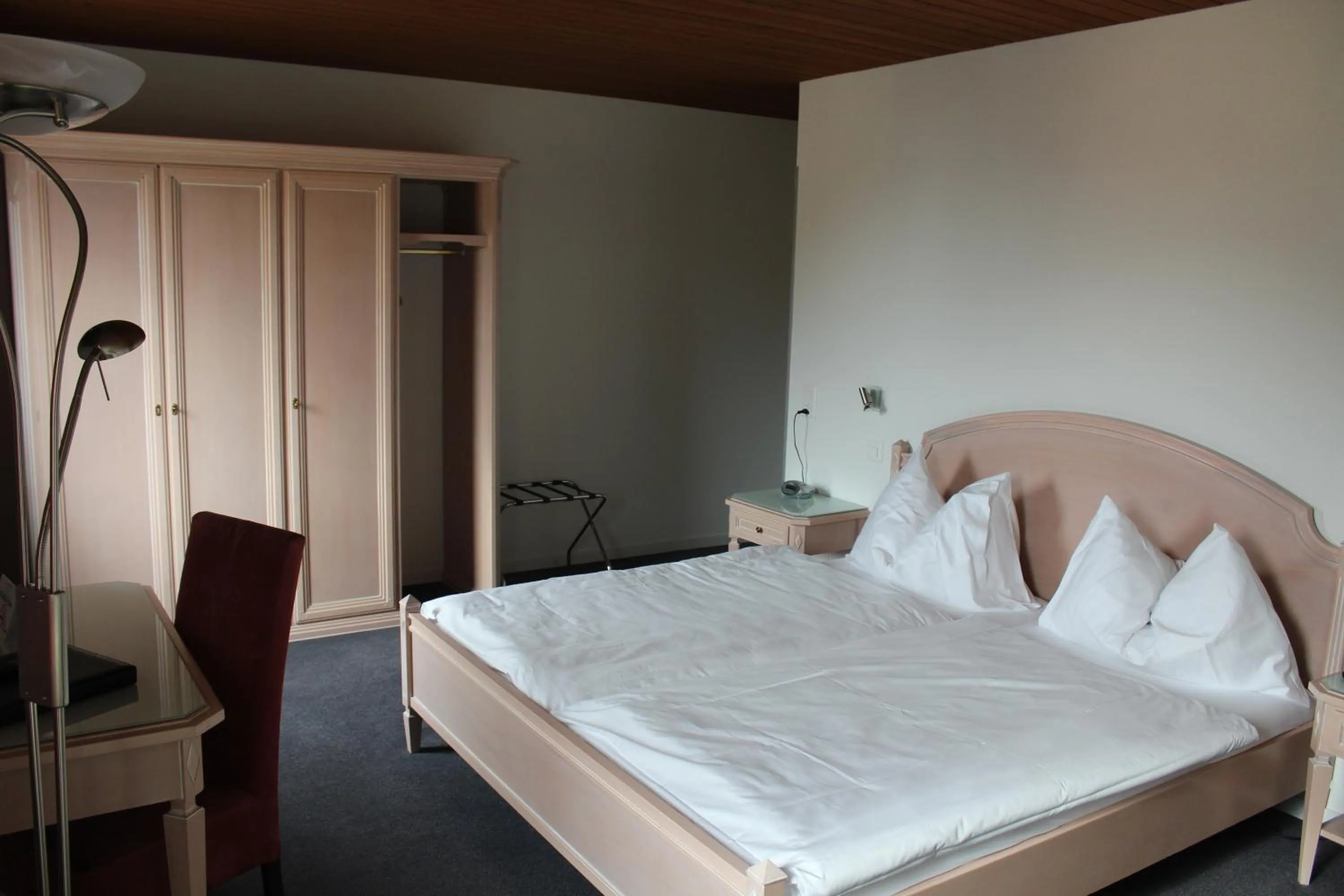 Photo of the whole room, Bed in Martinshof