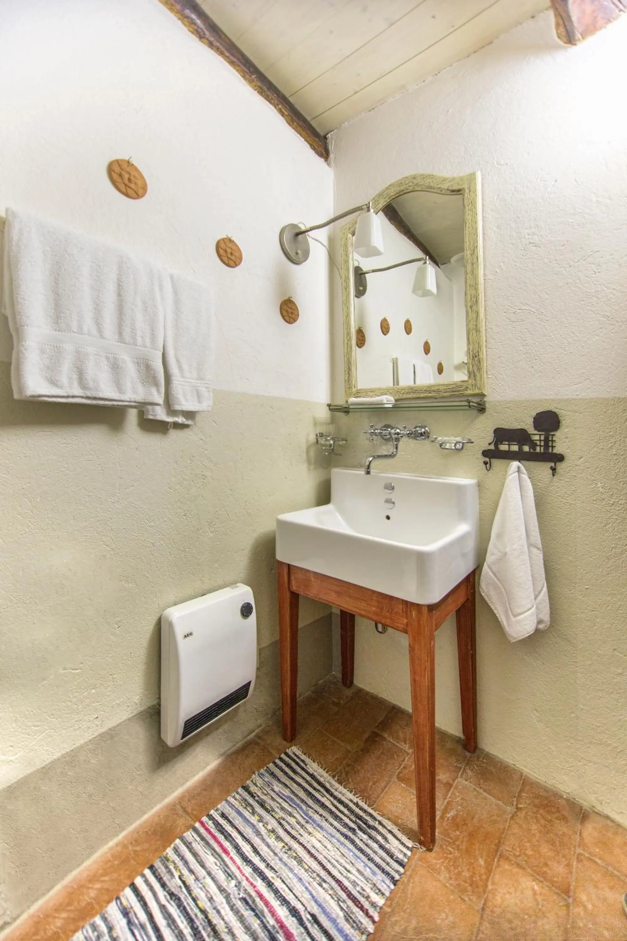 Bathroom in Fattoria l'Amorosa