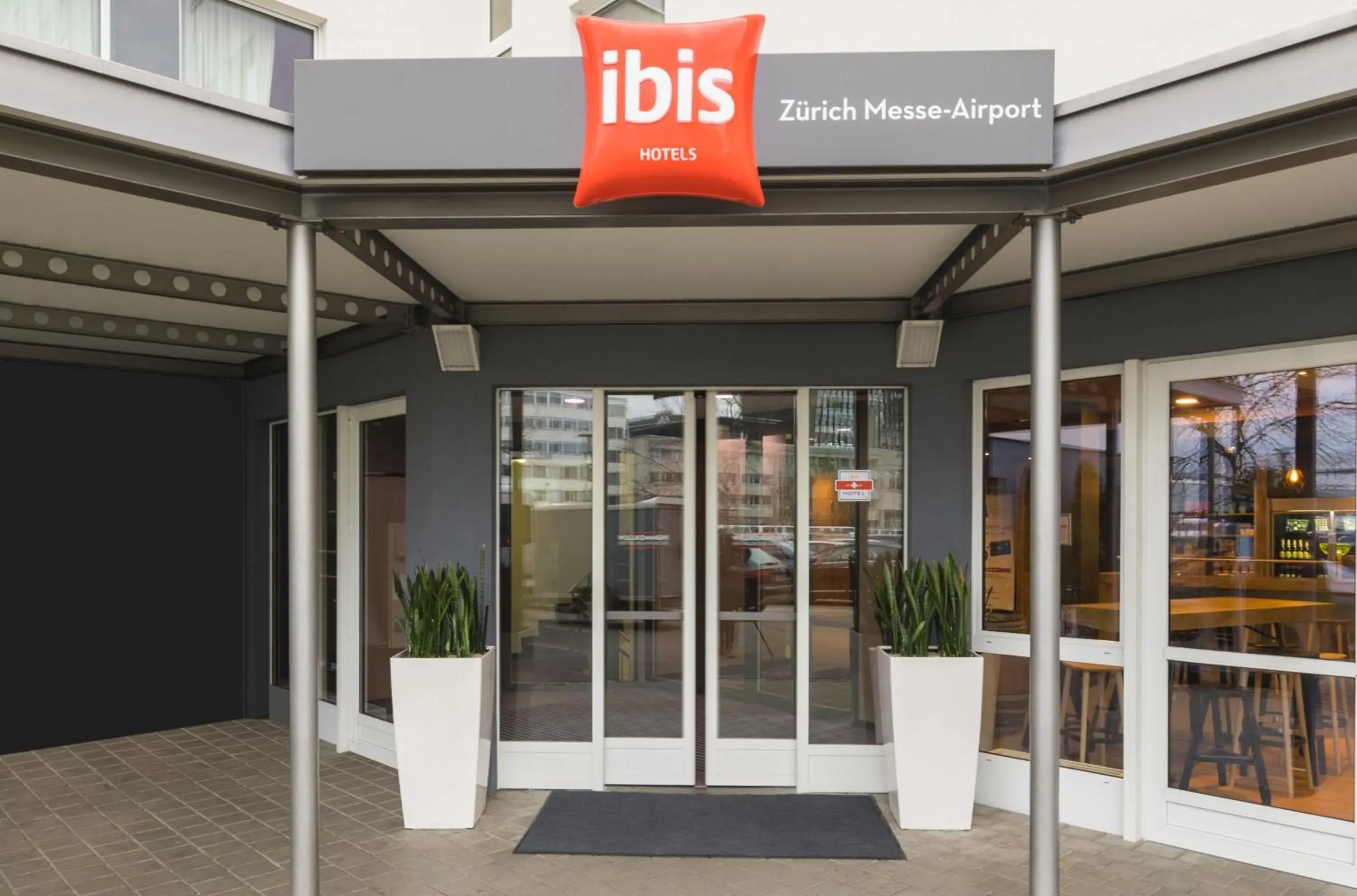 Facade/entrance in ibis Zürich Messe Airport Facade/entrance in ibis Zürich Messe Airport
