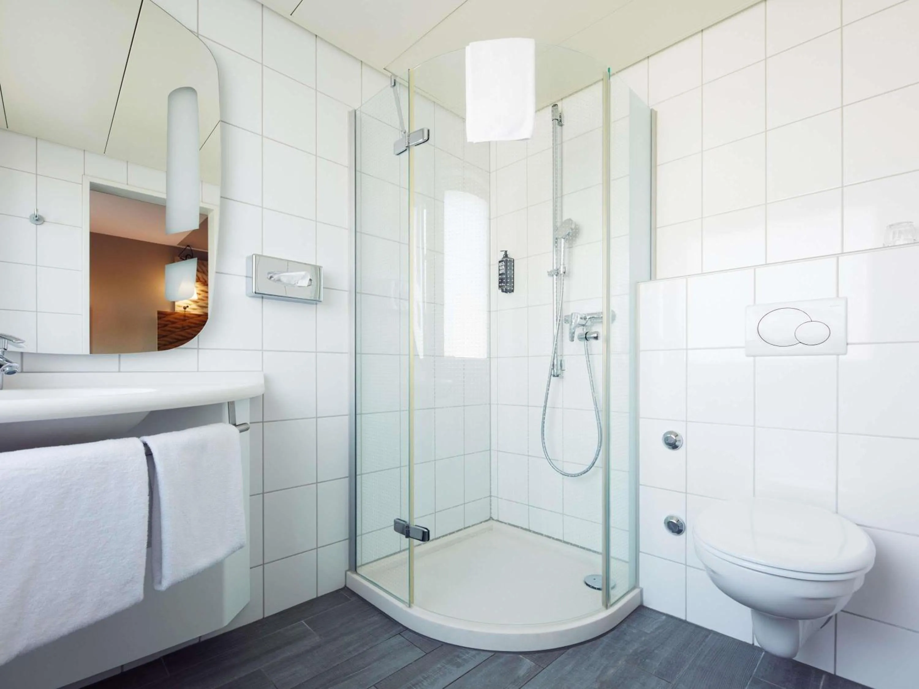 Bedroom in ibis Zürich Messe Airport