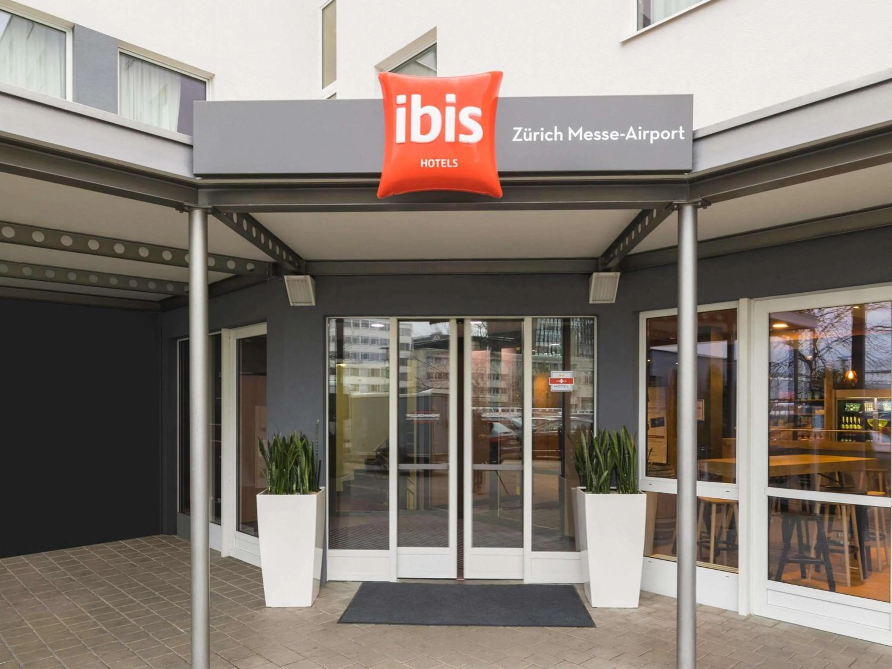 Property building in ibis Zürich Messe Airport