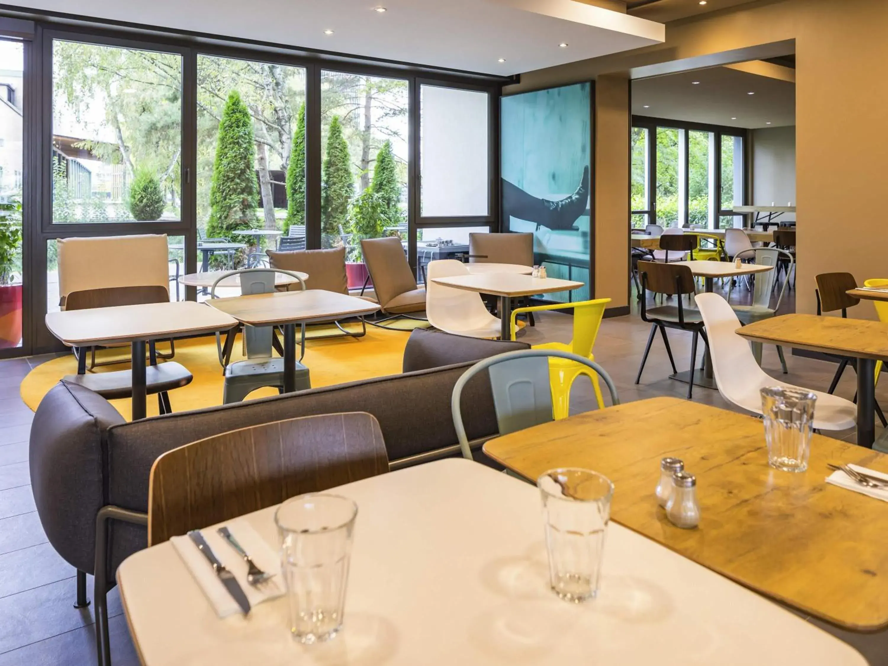 Restaurant/places to eat in ibis Zürich Messe Airport Restaurant/places to eat in ibis Zürich Messe Airport