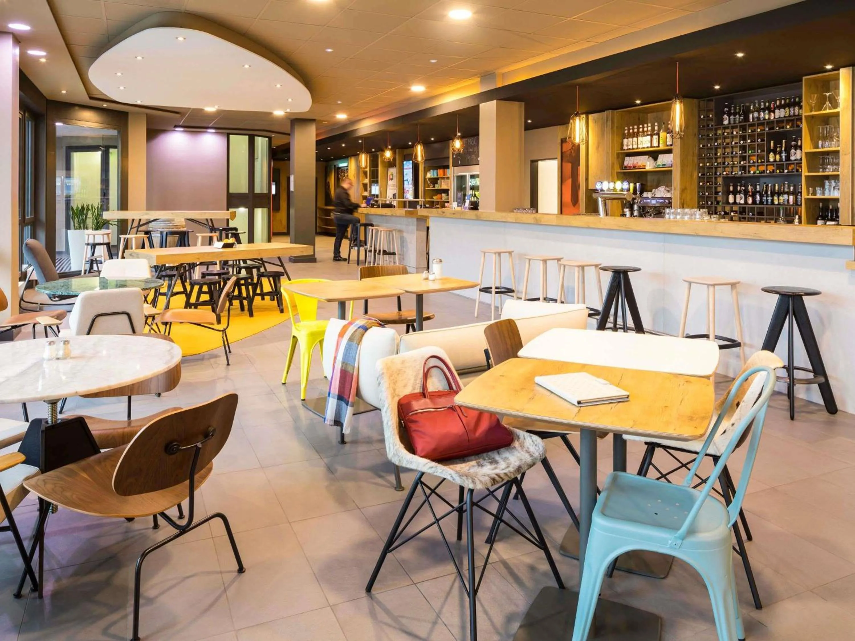 Restaurant/places to eat in ibis Zürich Messe Airport