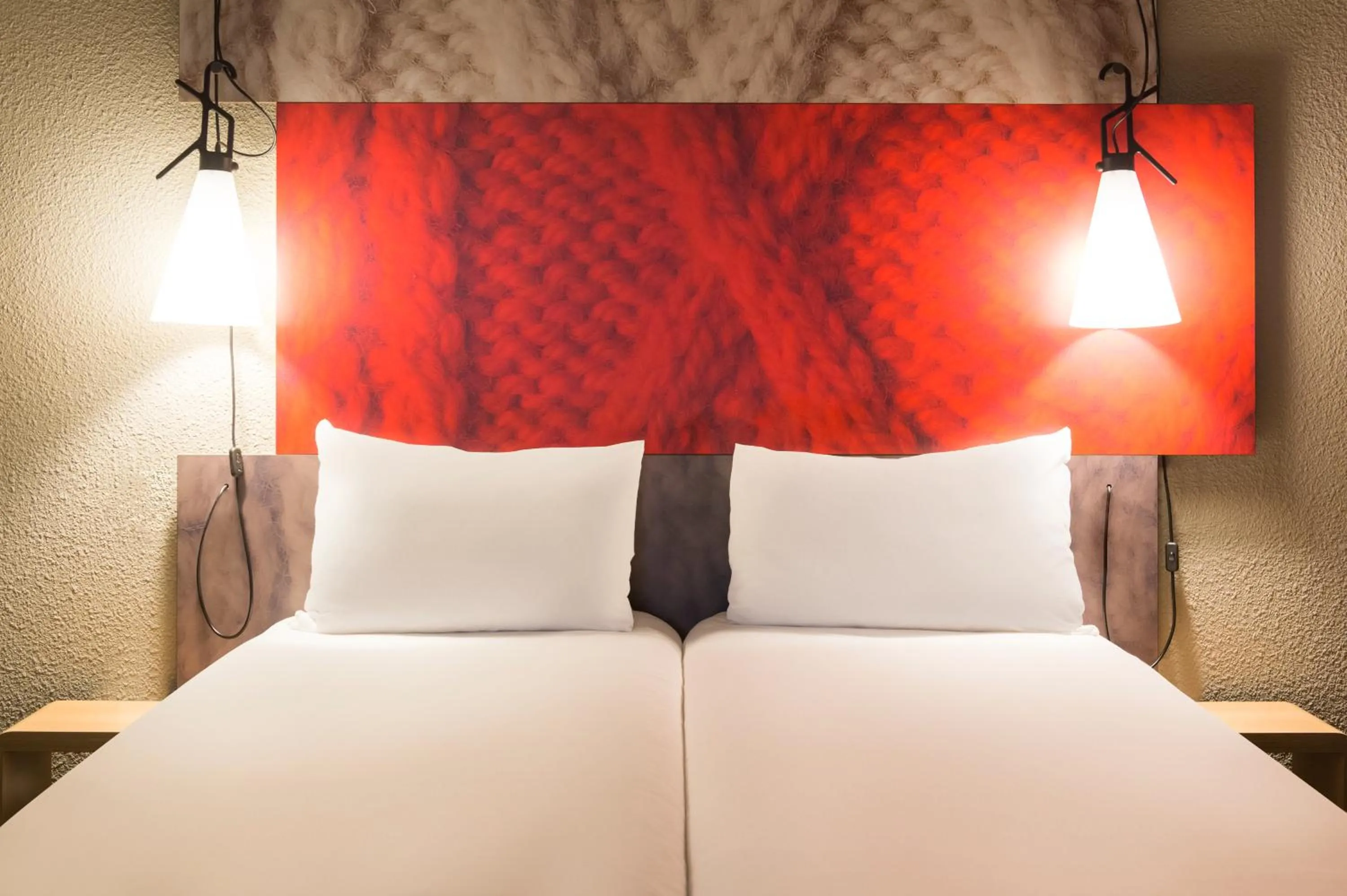 Decorative detail, Bed in ibis Zürich Messe Airport