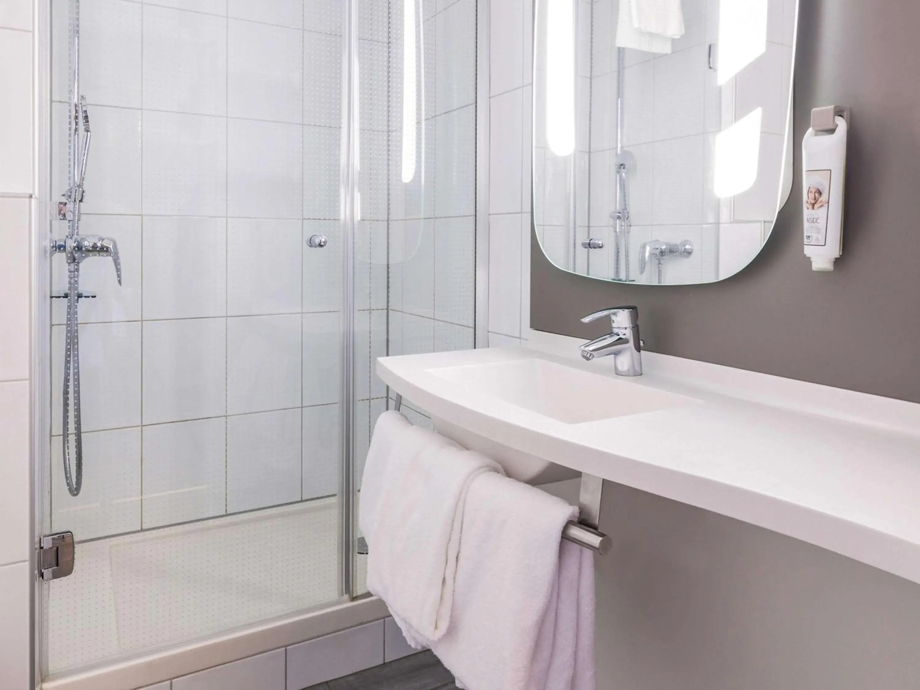 Photo of the whole room in ibis Zürich Messe Airport Photo of the whole room in ibis Zürich Messe Airport