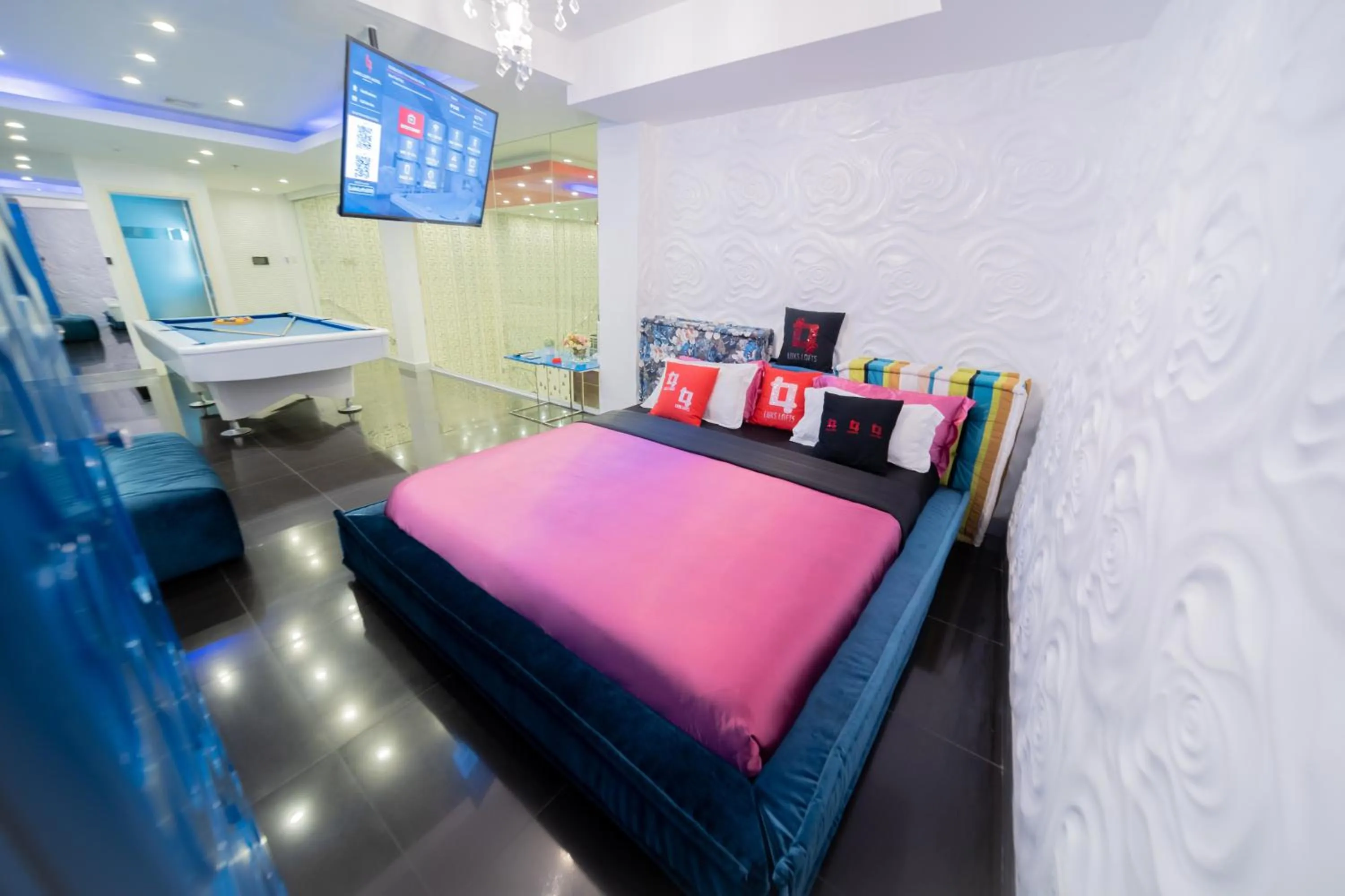 Bed in Luks Lofts Hotel & Residences