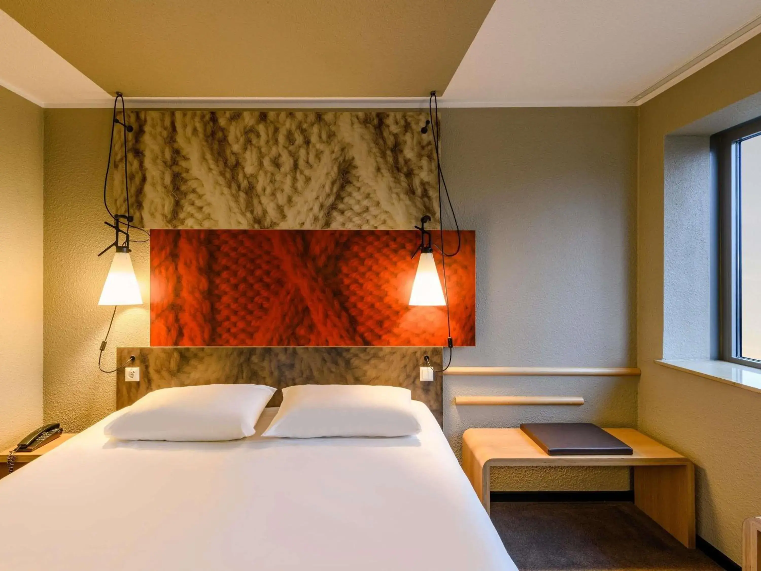 Bedroom, Bed in ibis Zürich City West Bedroom, Bed in ibis Zürich City West