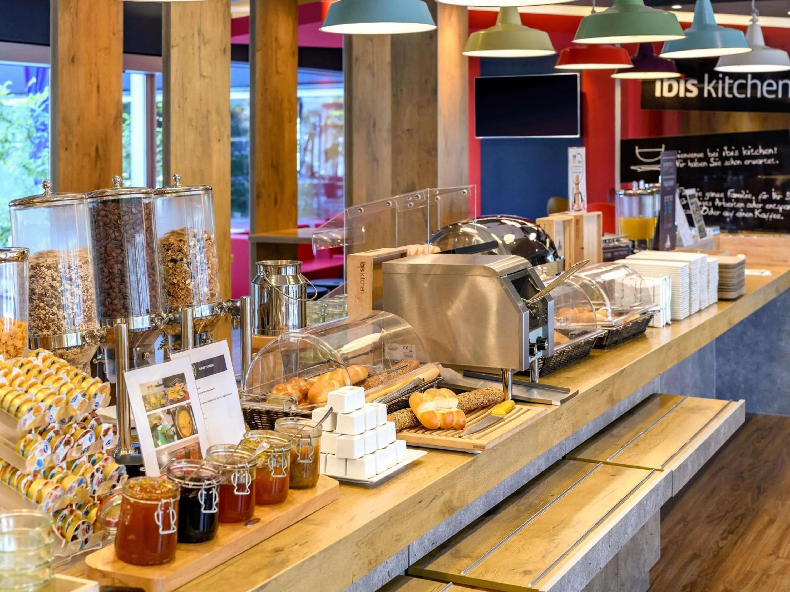 Breakfast in ibis Zürich City West