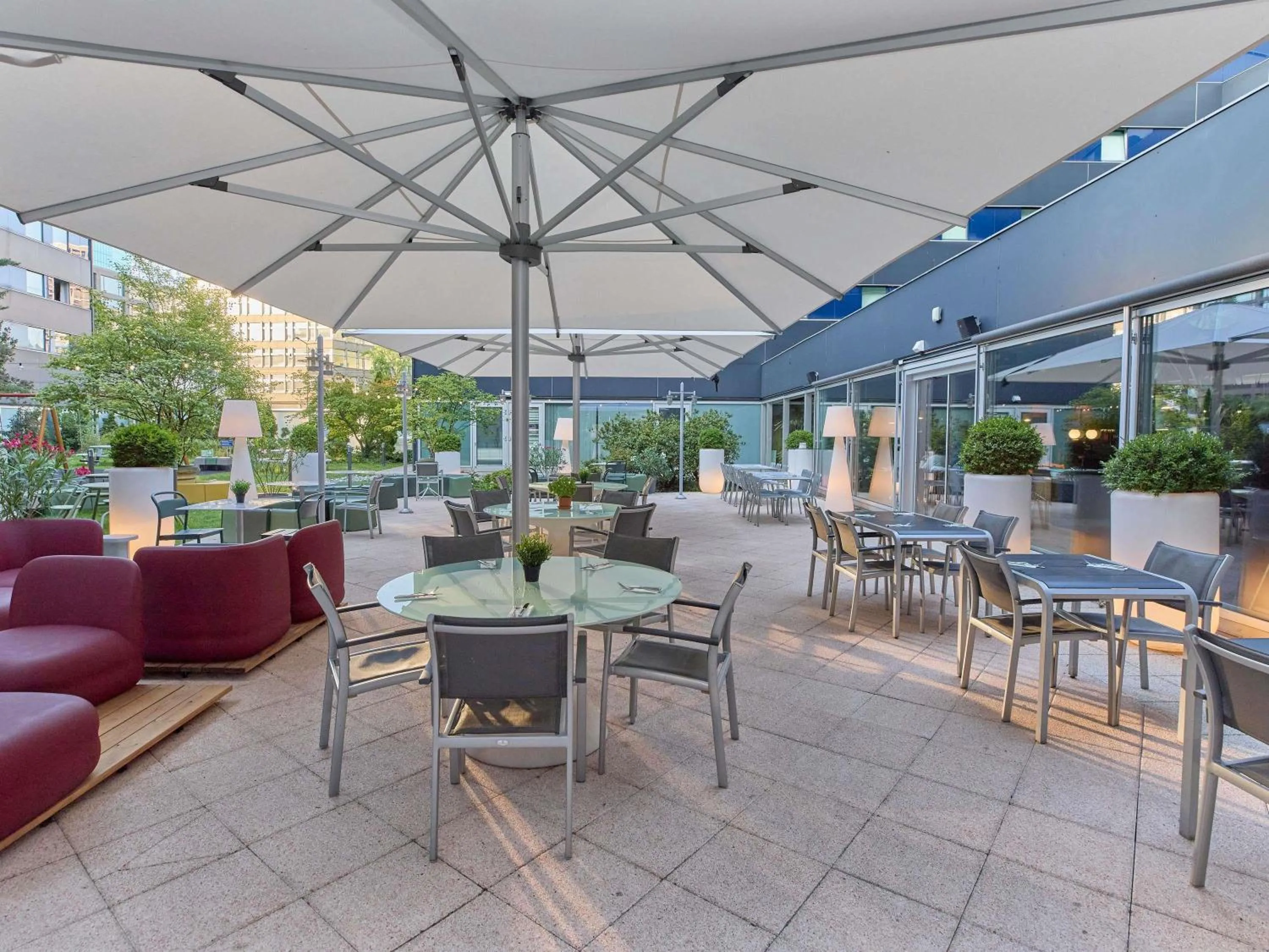 Restaurant/places to eat in ibis Zürich City West