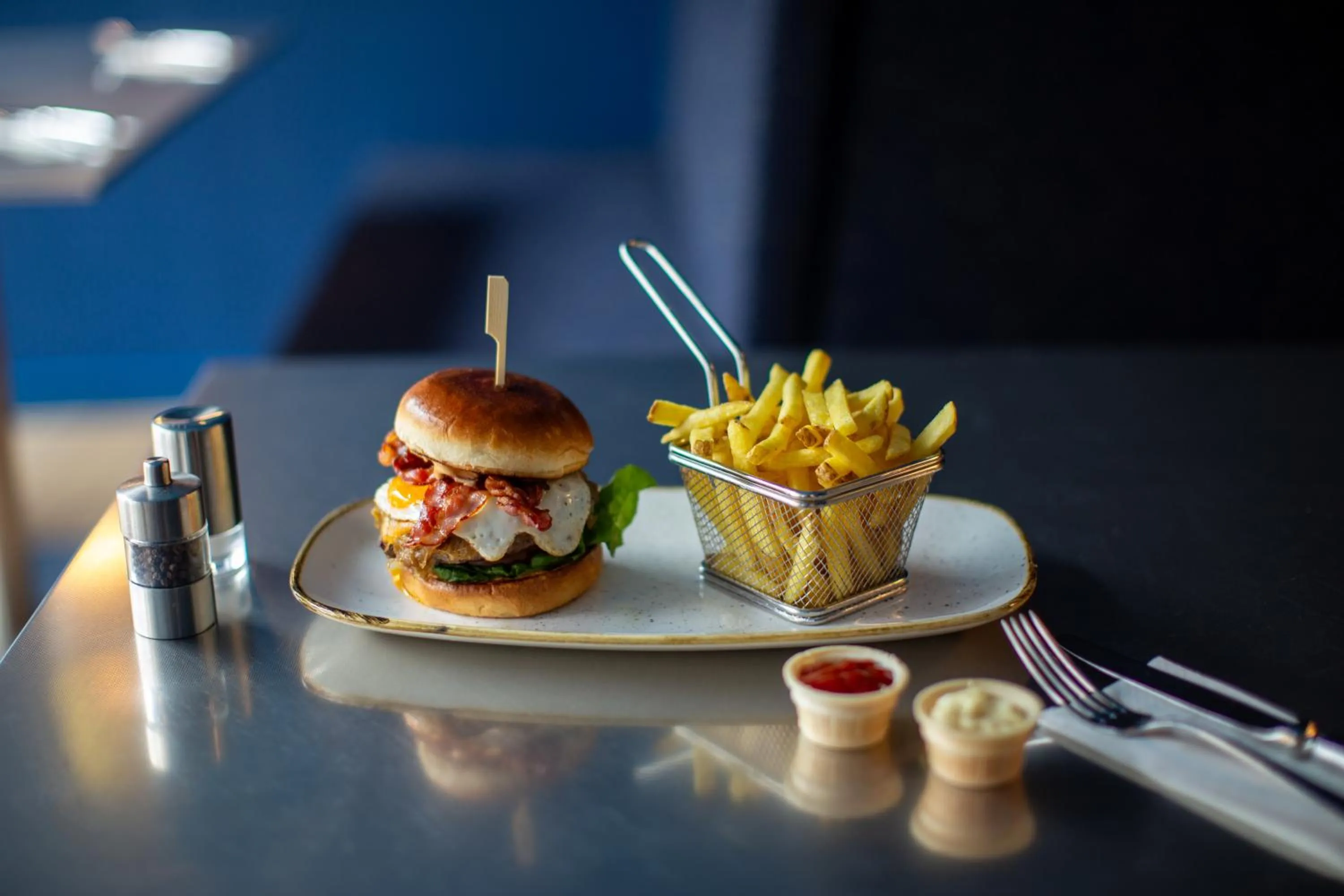 Restaurant/places to eat in ibis Zürich City West