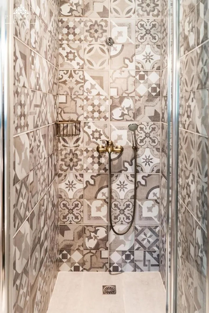 Shower in Luxury Villa Jupiter