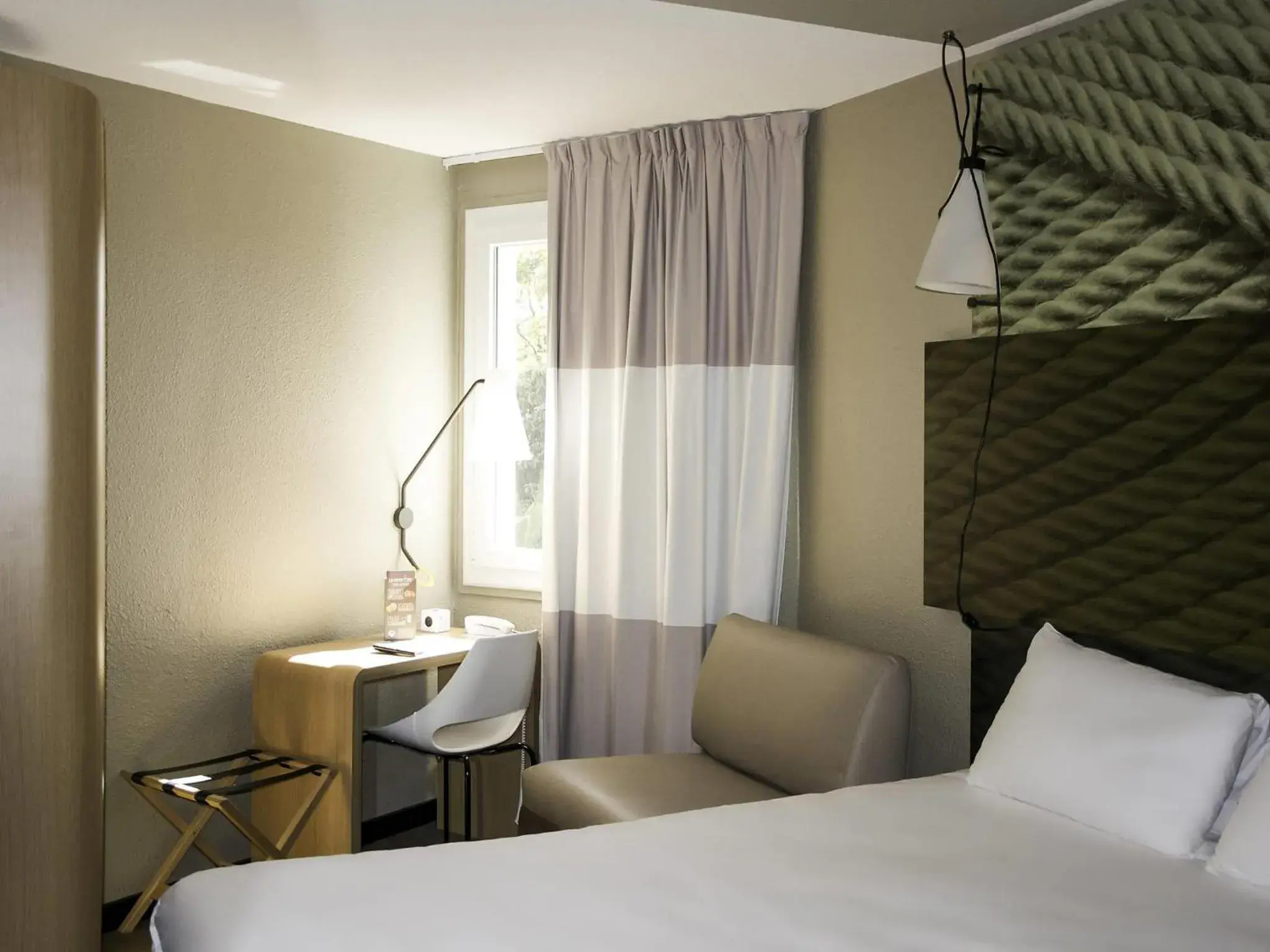 Bedroom, Bed in ibis Winterthur City Bedroom, Bed in ibis Winterthur City