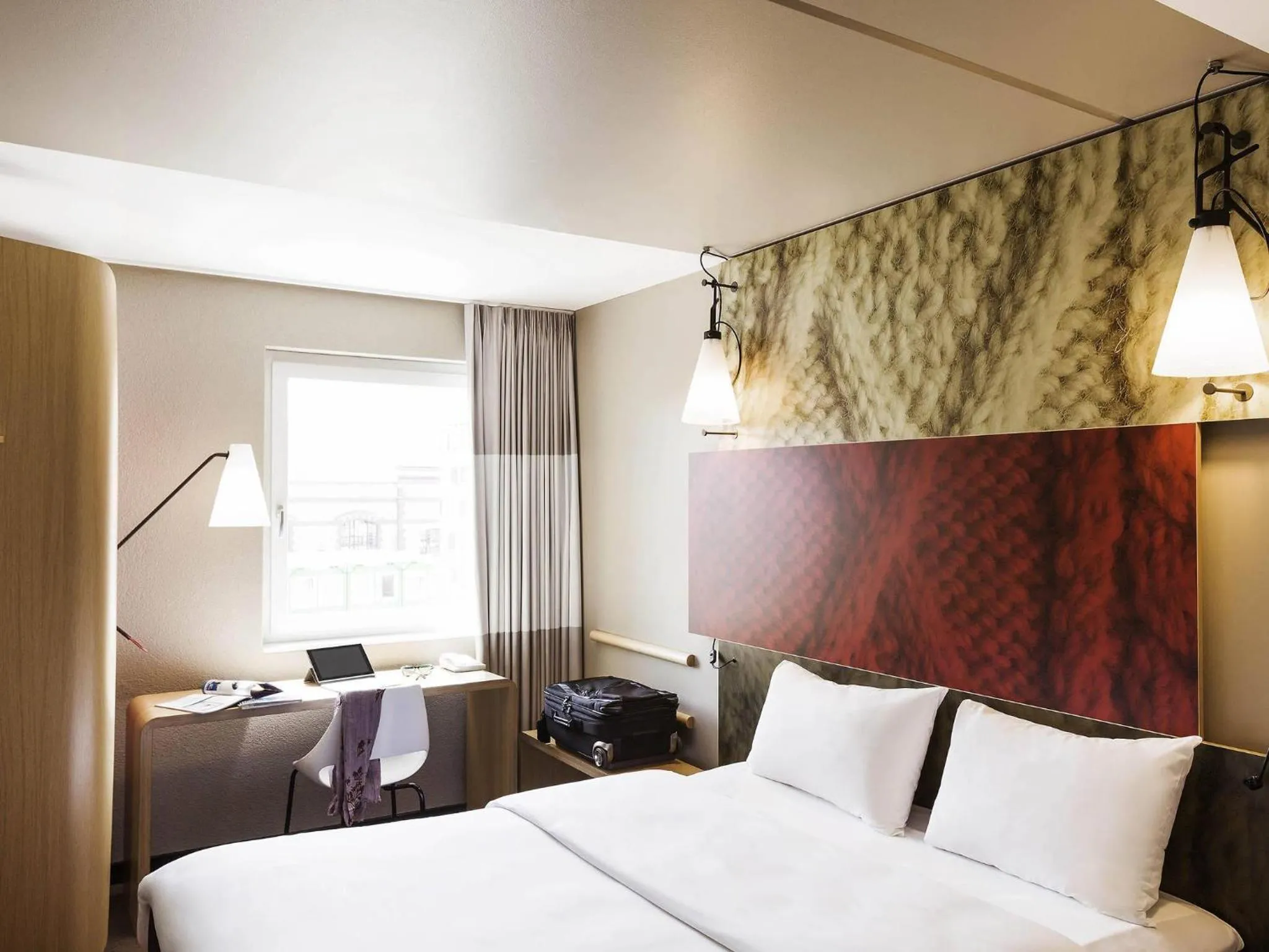 Bedroom, Bed in ibis Winterthur City