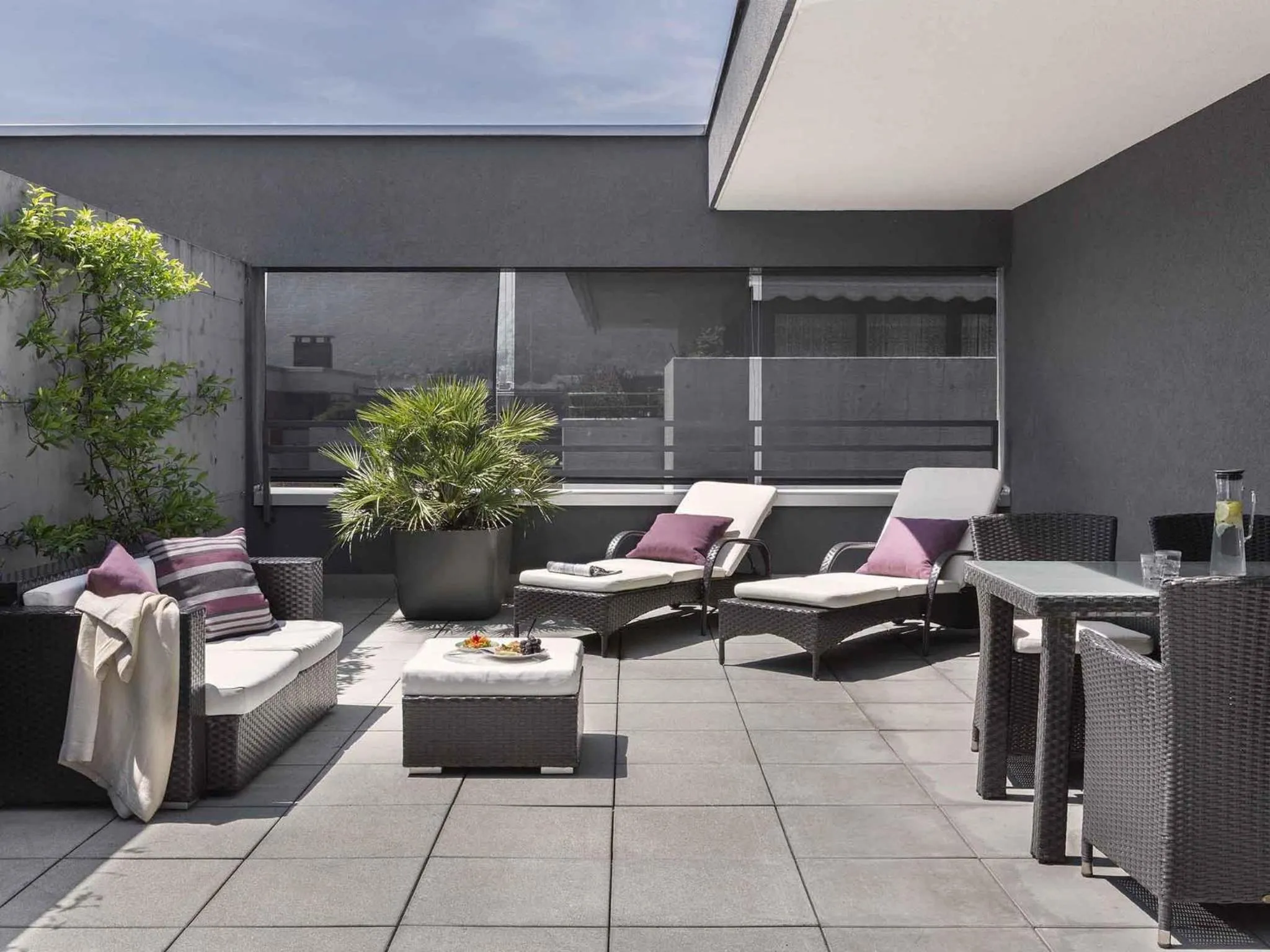 Bedroom in ibis Locarno