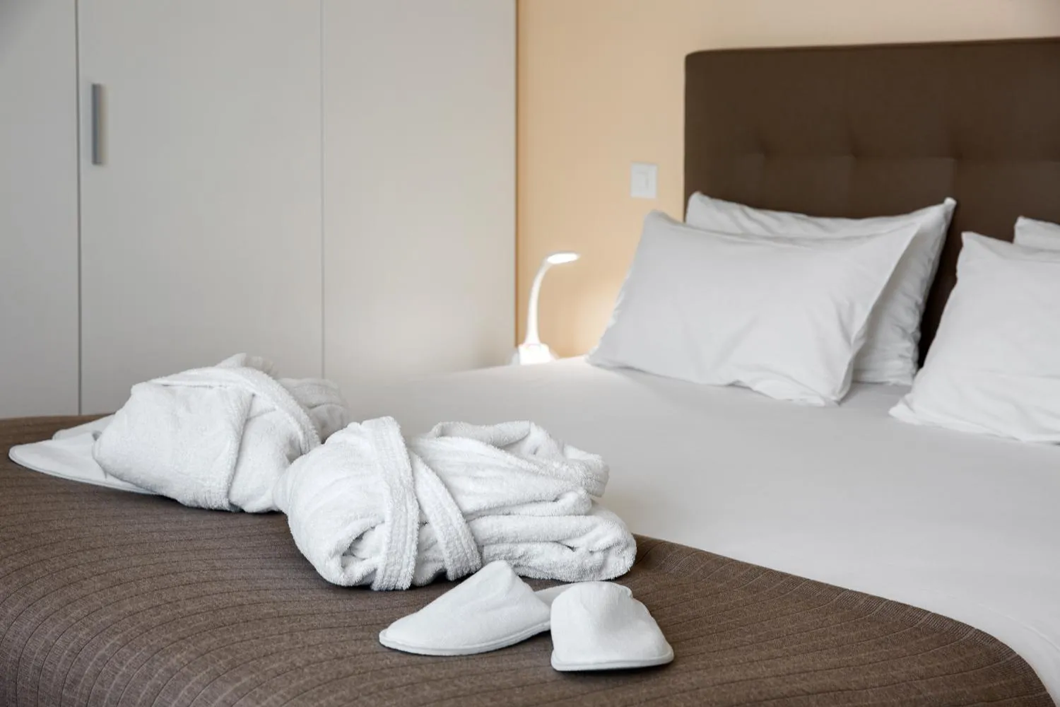 Bedroom, Bed in ibis Locarno