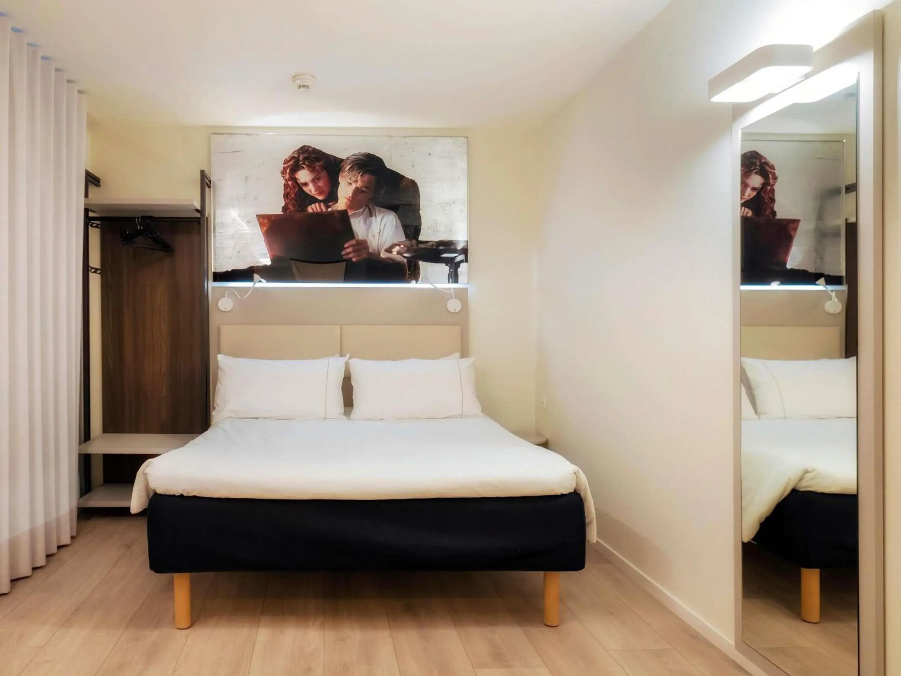 Bedroom, Bed in ibis Locarno Bedroom, Bed in ibis Locarno