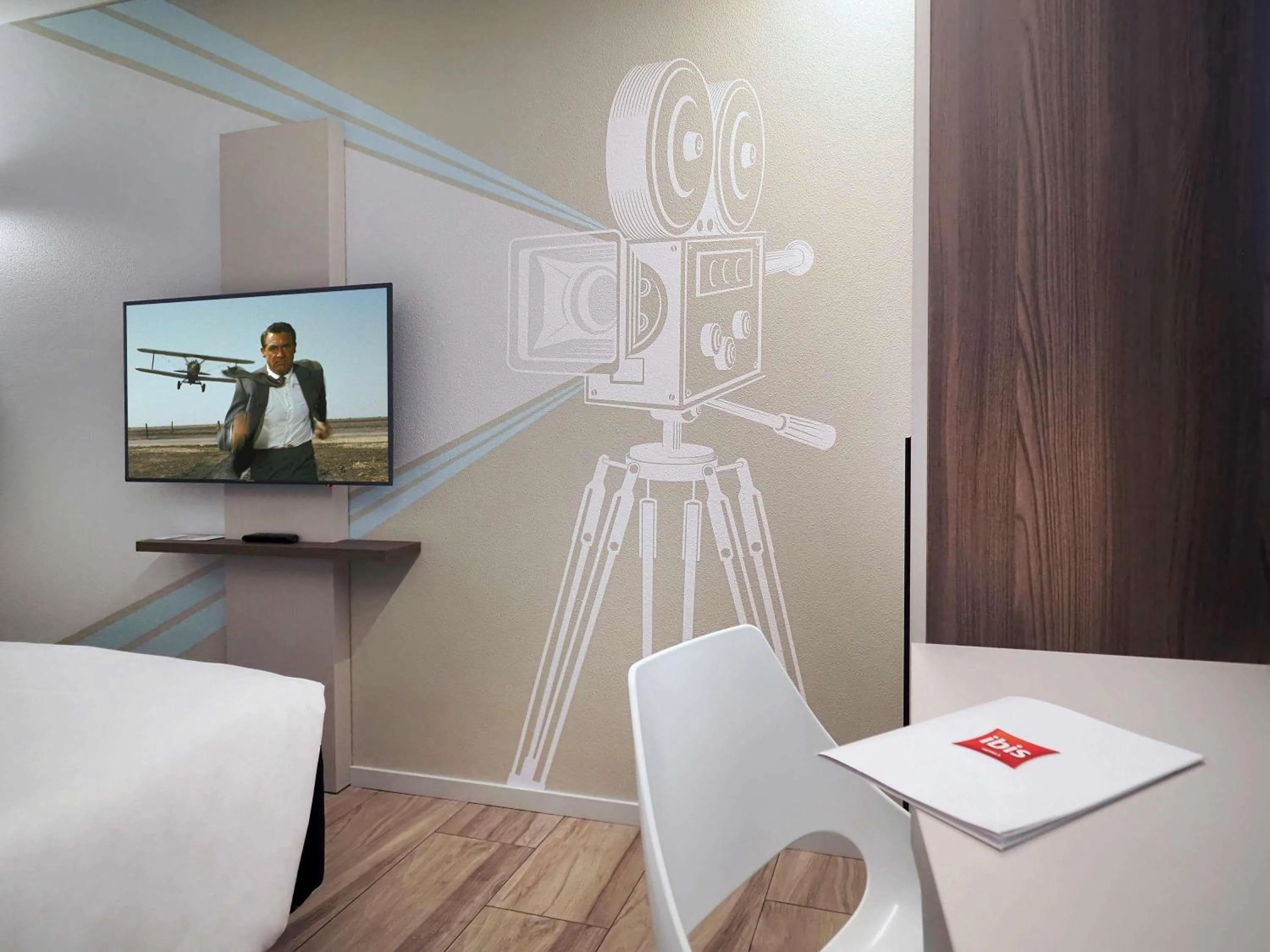 Bedroom in ibis Locarno