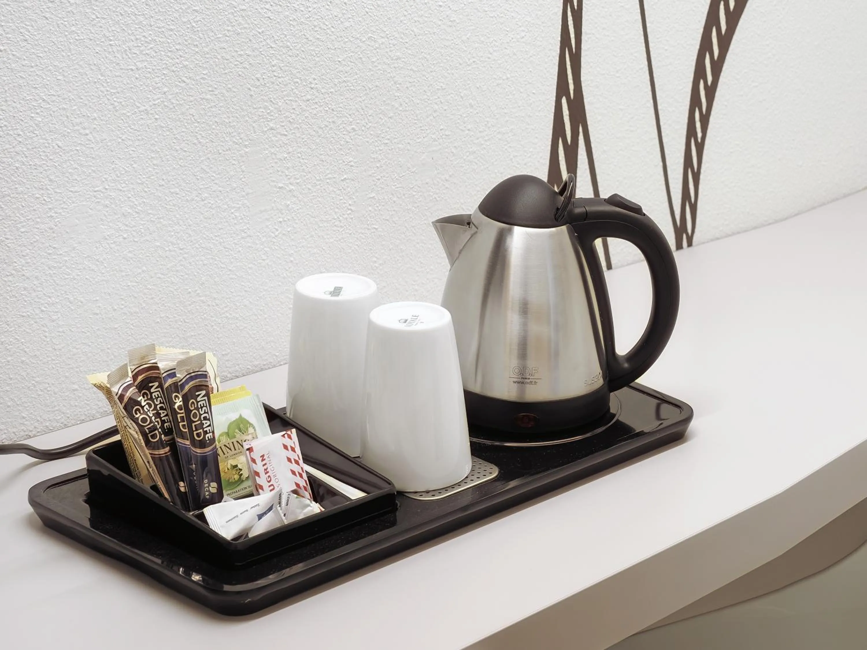 Coffee/tea facilities in ibis Locarno