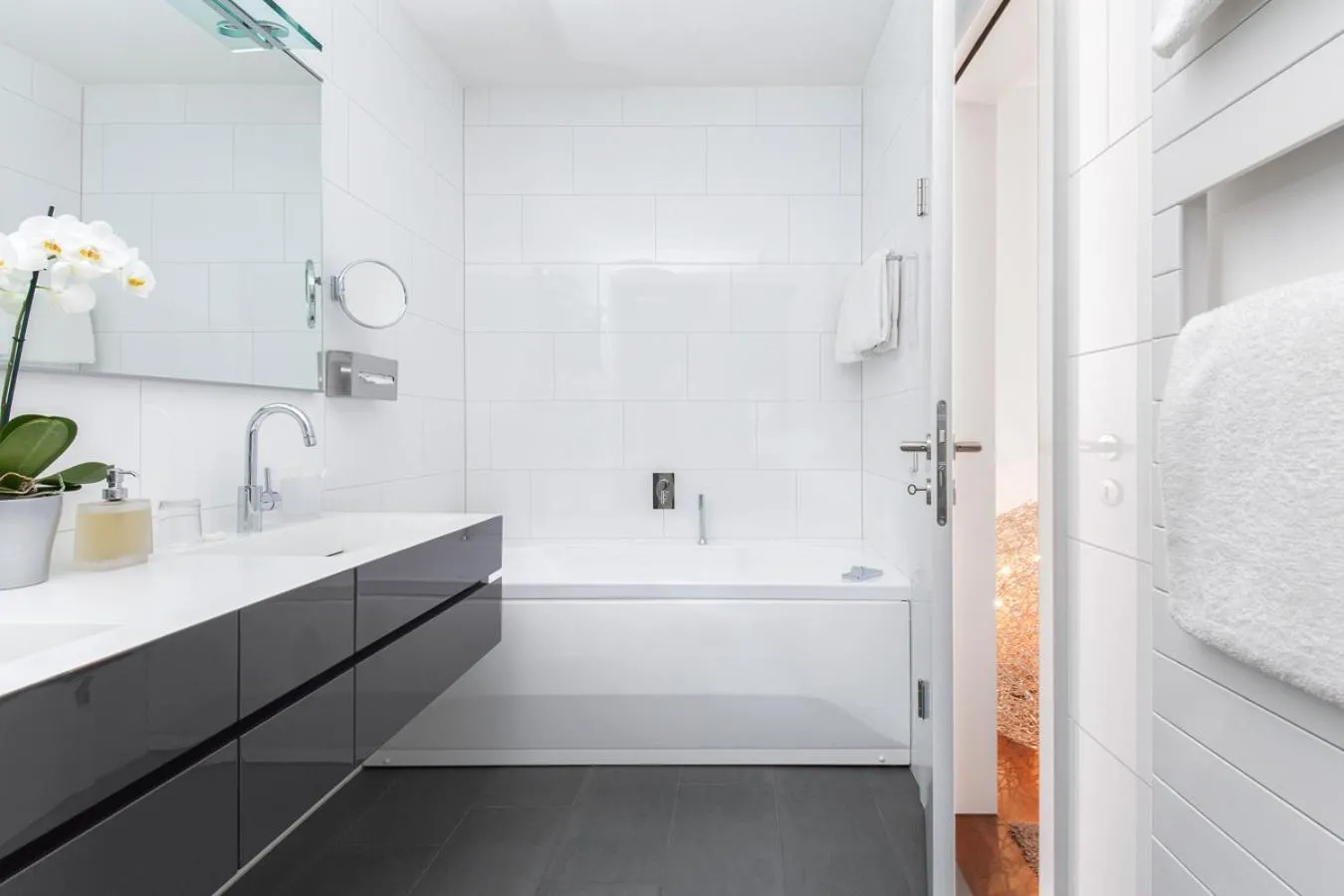 Bathroom in ibis Locarno