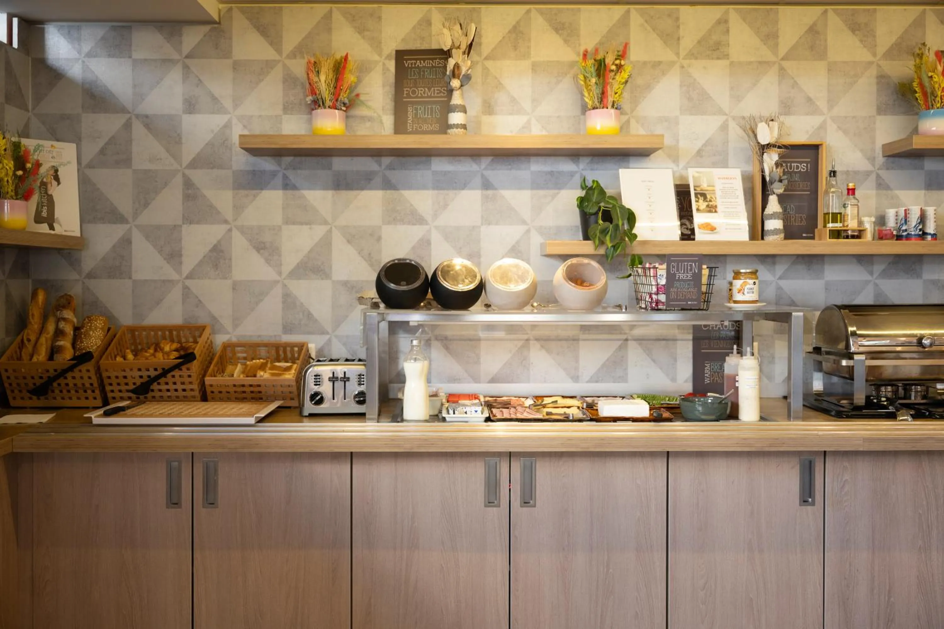 Breakfast in ibis Lausanne Centre