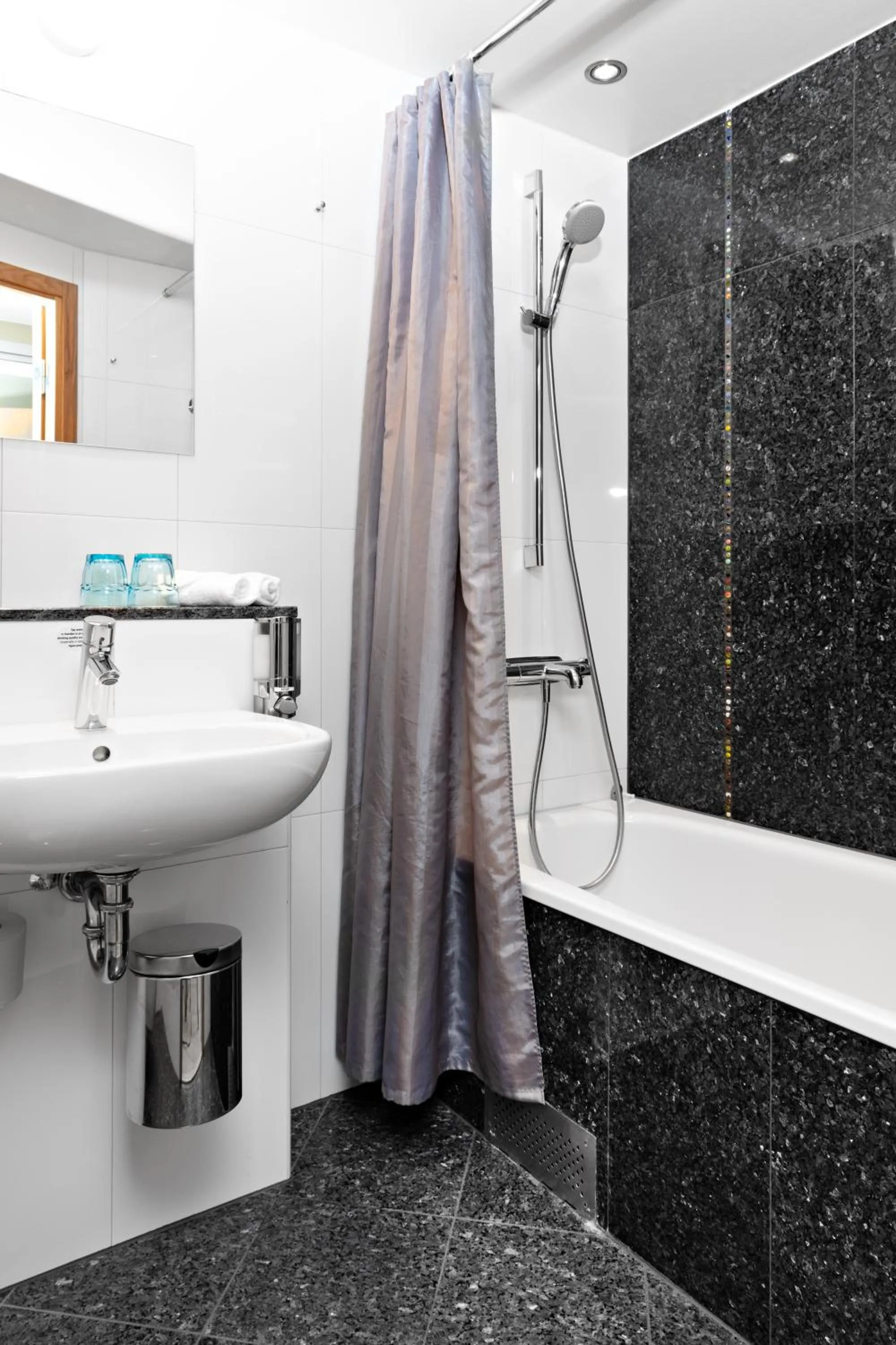 Hot Tub in Best Western Hotel Arena