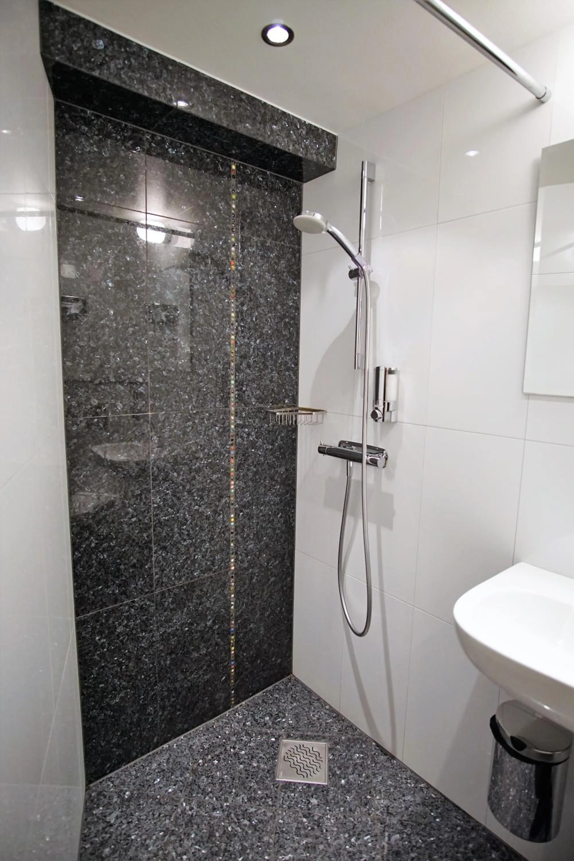 Shower in Best Western Hotel Arena