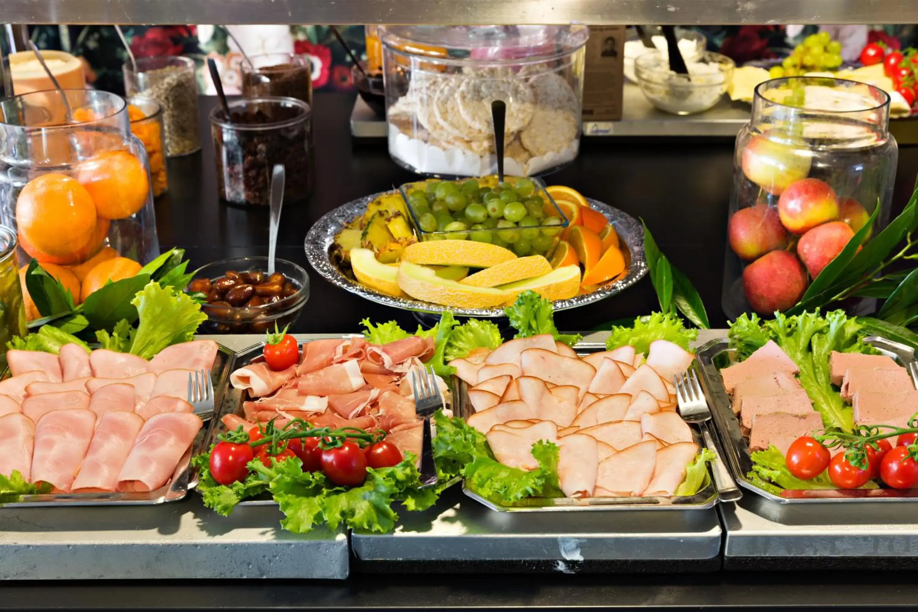 Buffet breakfast in Best Western Hotel Arena Buffet breakfast in Best Western Hotel Arena