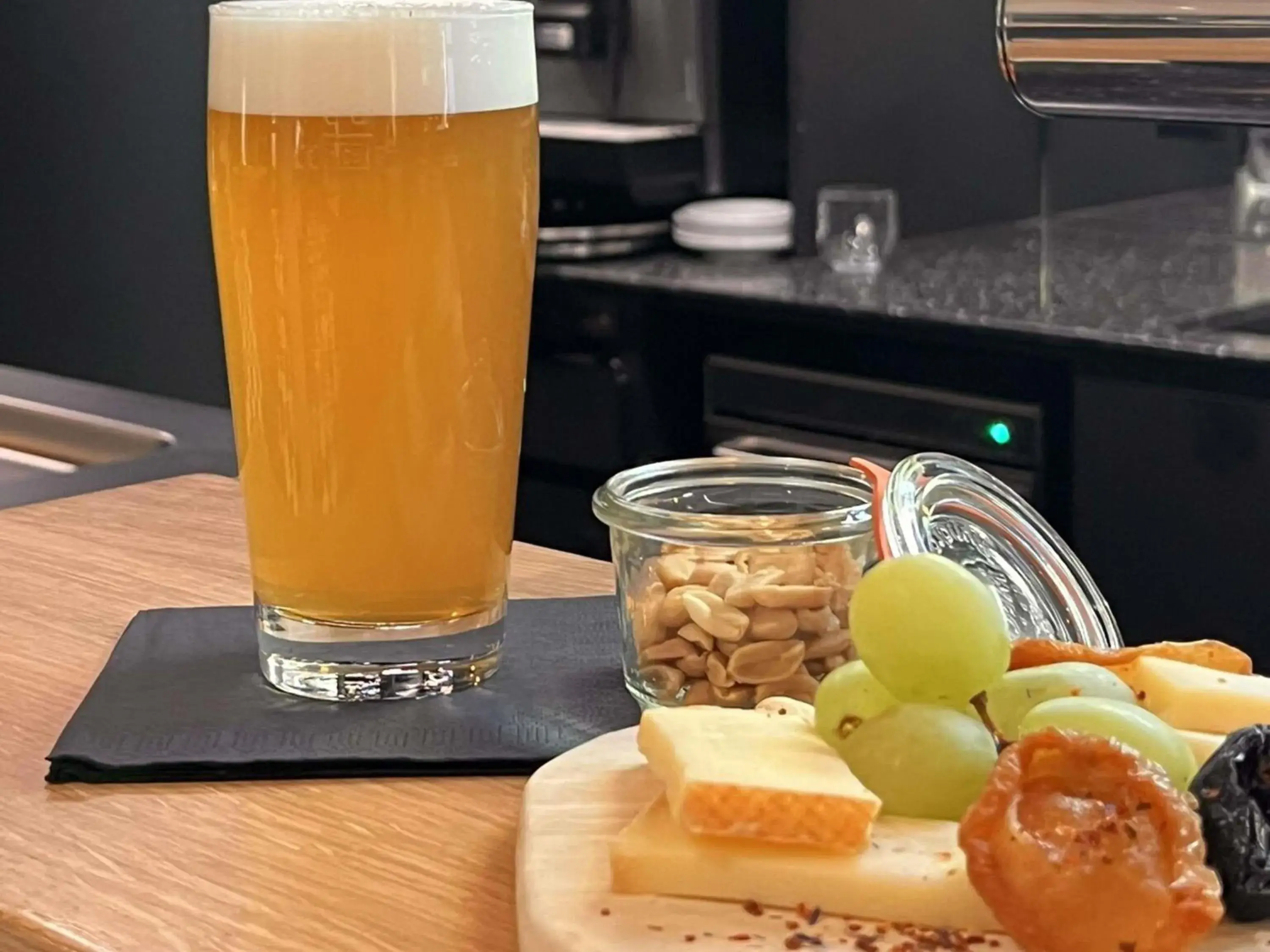 Lounge or bar in ibis Fribourg Lounge or bar in ibis Fribourg