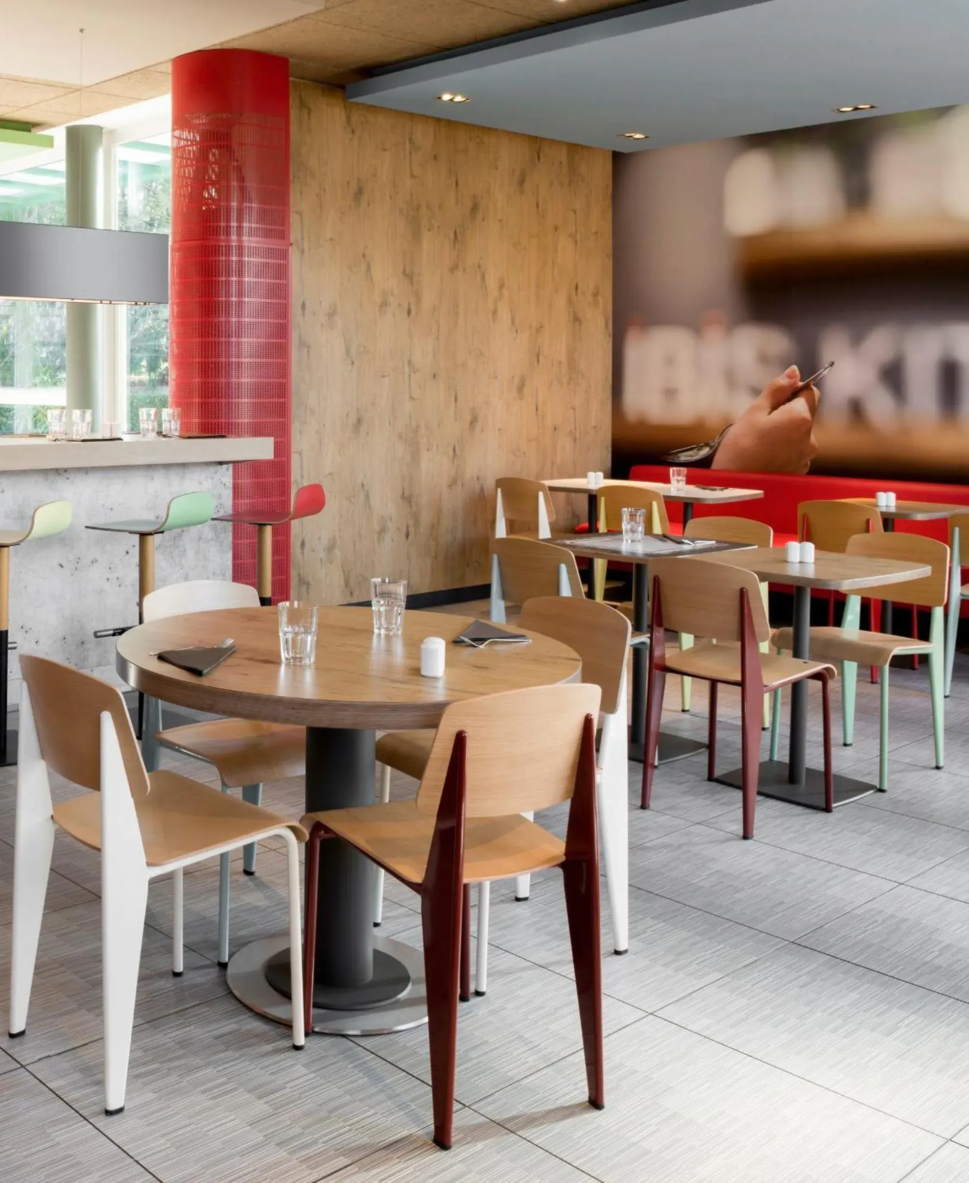 Lounge or bar in ibis Genève Aéroport Lounge or bar in ibis Genève Aéroport