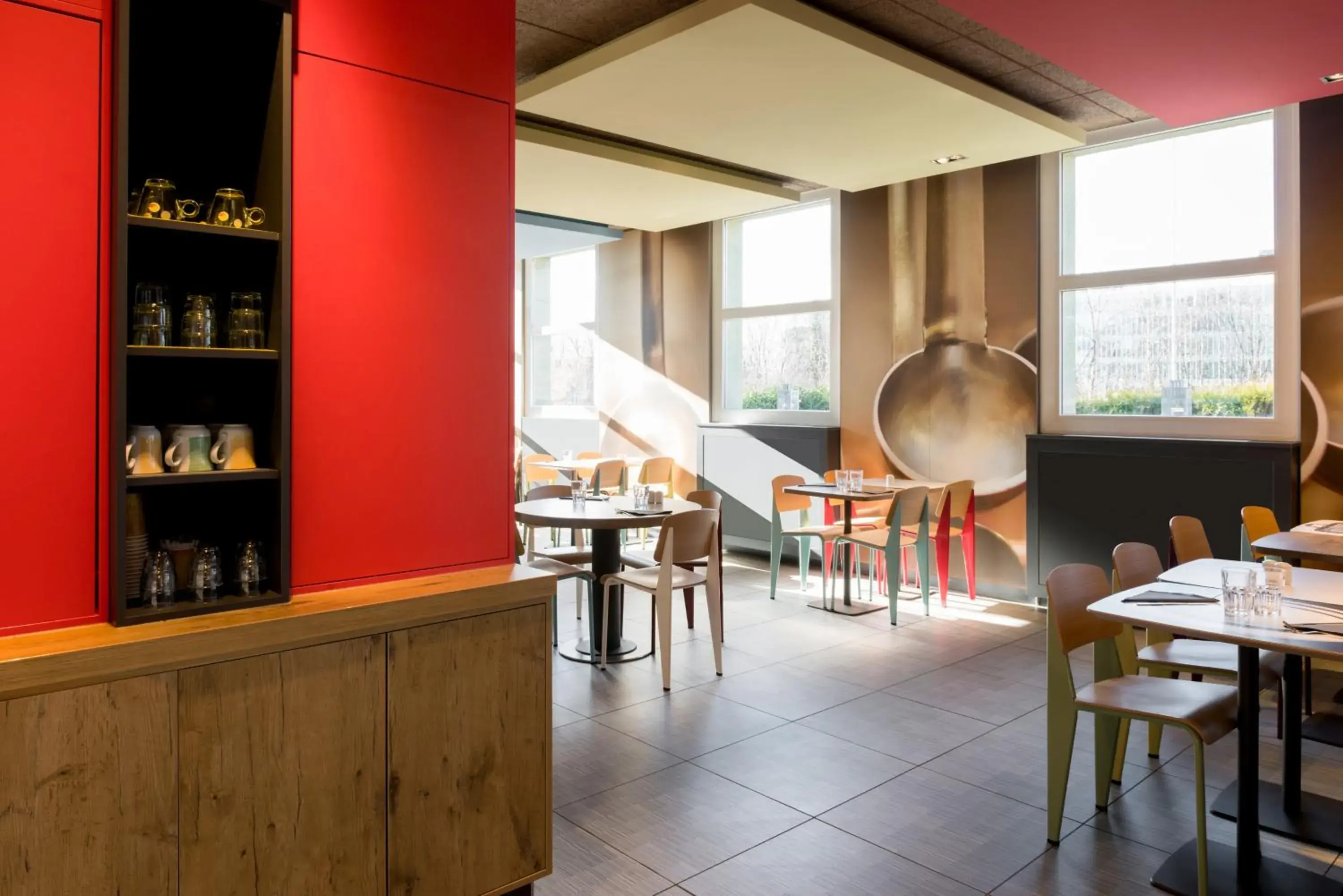 Restaurant/places to eat in ibis Genève Aéroport Restaurant/places to eat in ibis Genève Aéroport