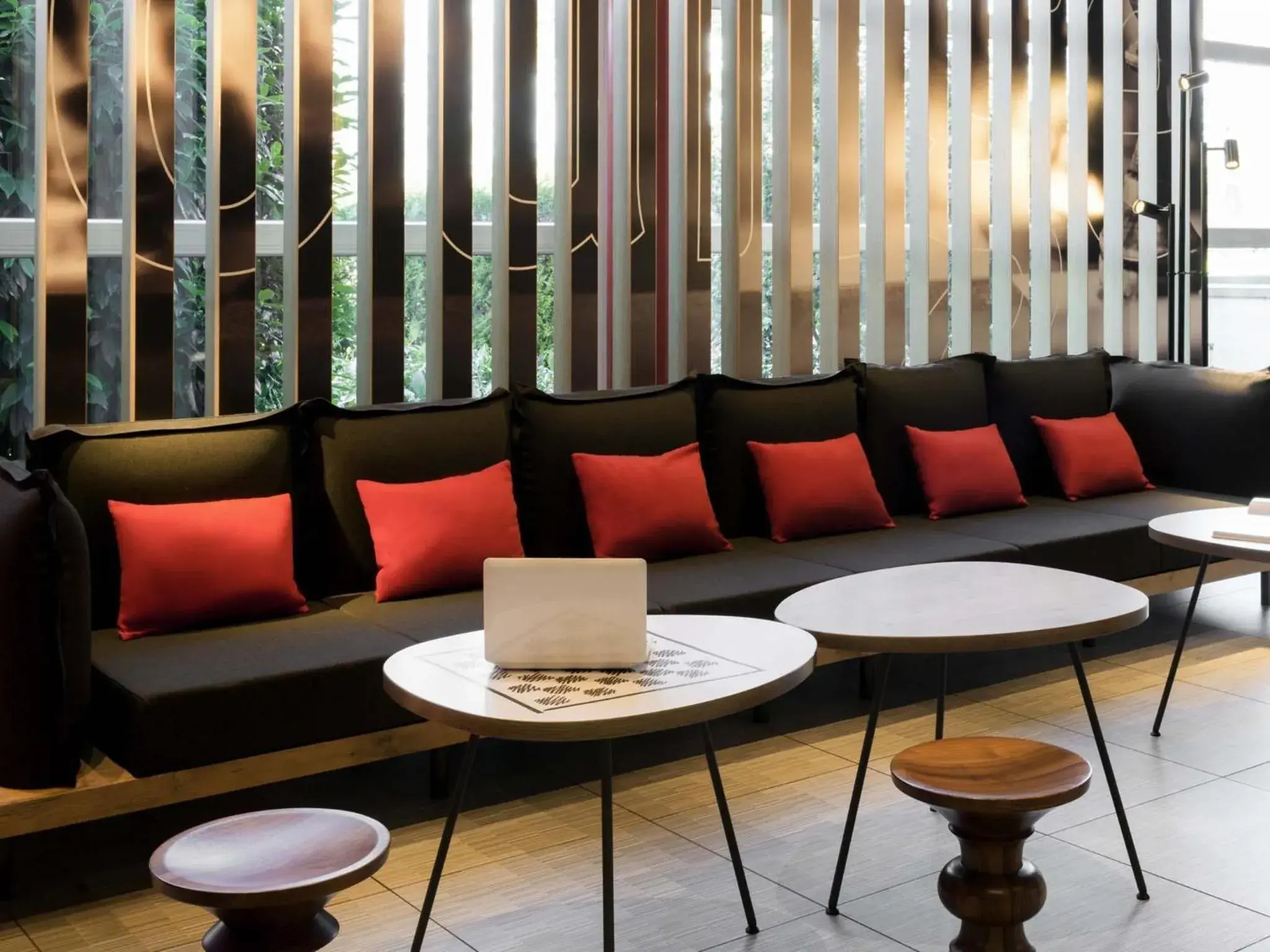 Lounge or bar in ibis Genève Aéroport Lounge or bar in ibis Genève Aéroport