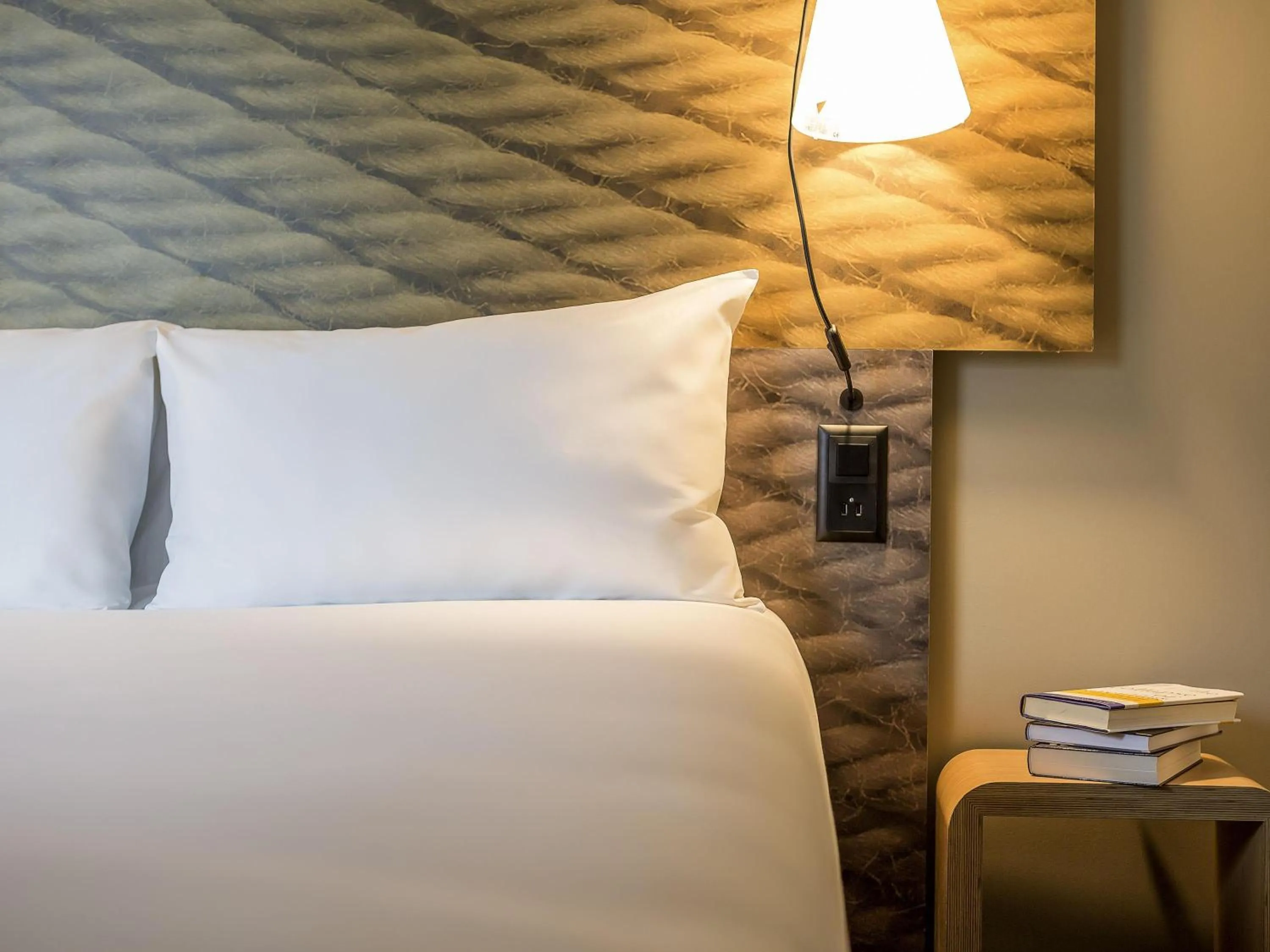 Bedroom, Bed in ibis Genève Aéroport