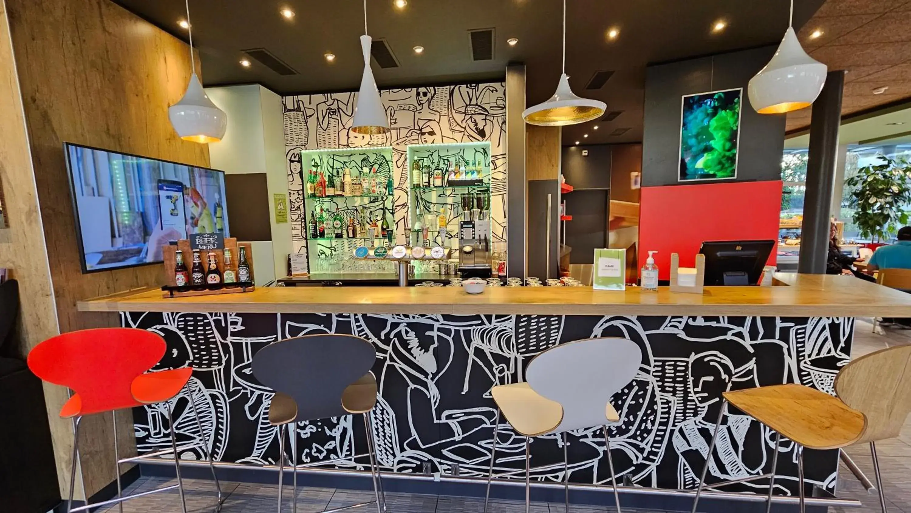 Lounge or bar in ibis Genève Aéroport Lounge or bar in ibis Genève Aéroport