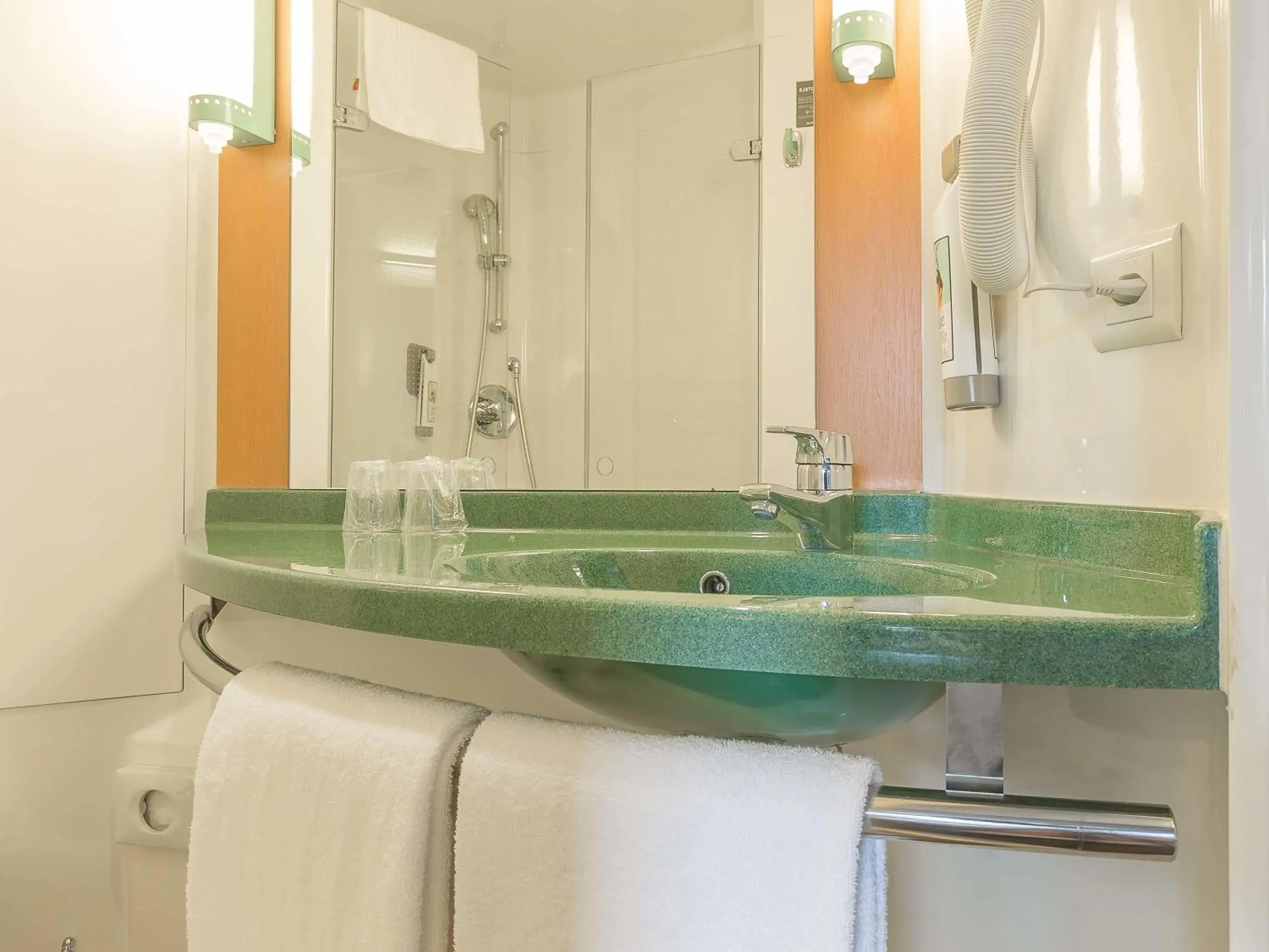 Bedroom in ibis Genève Aéroport Bedroom in ibis Genève Aéroport