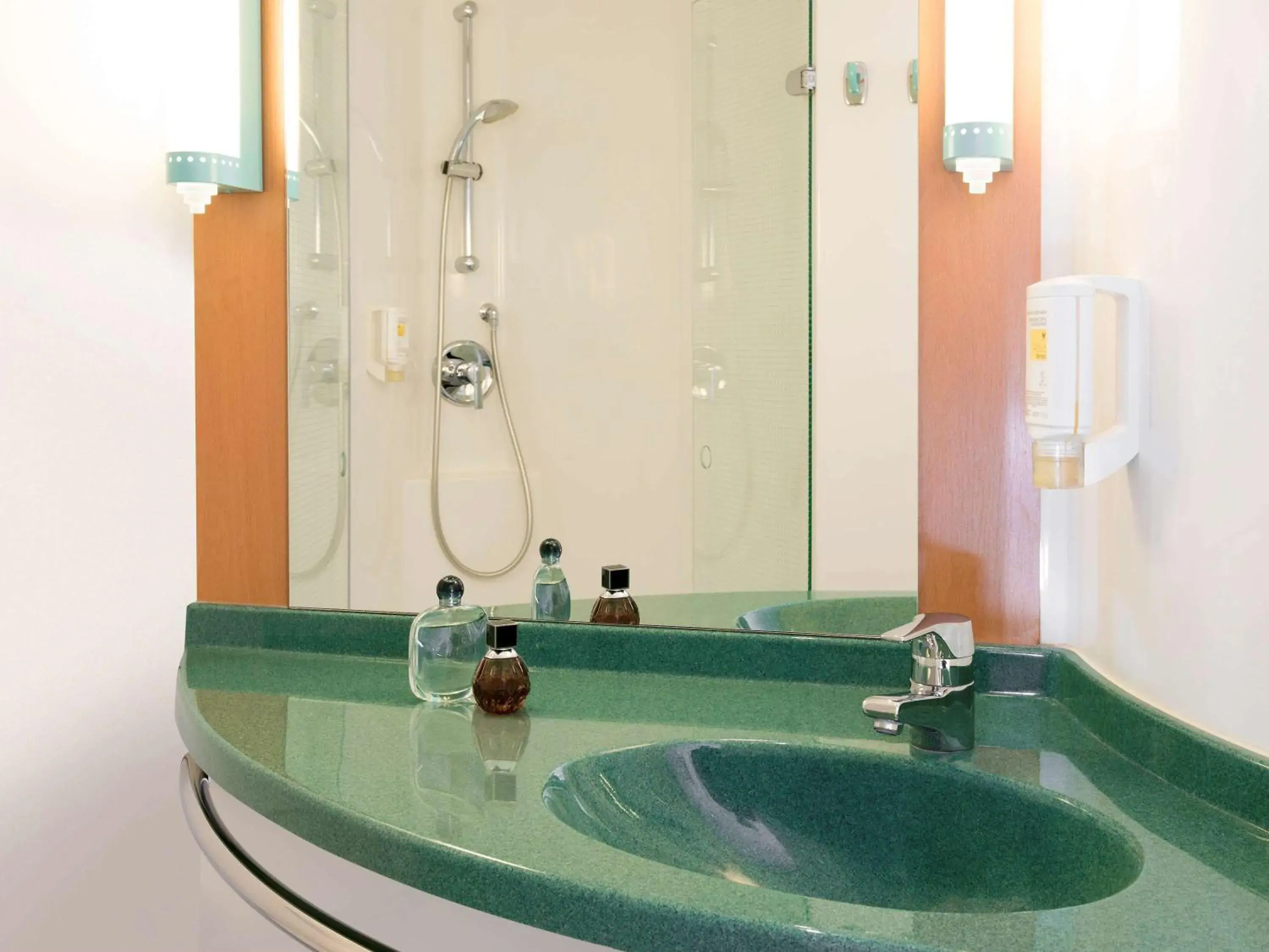 Bedroom in ibis Genève Aéroport Bedroom in ibis Genève Aéroport