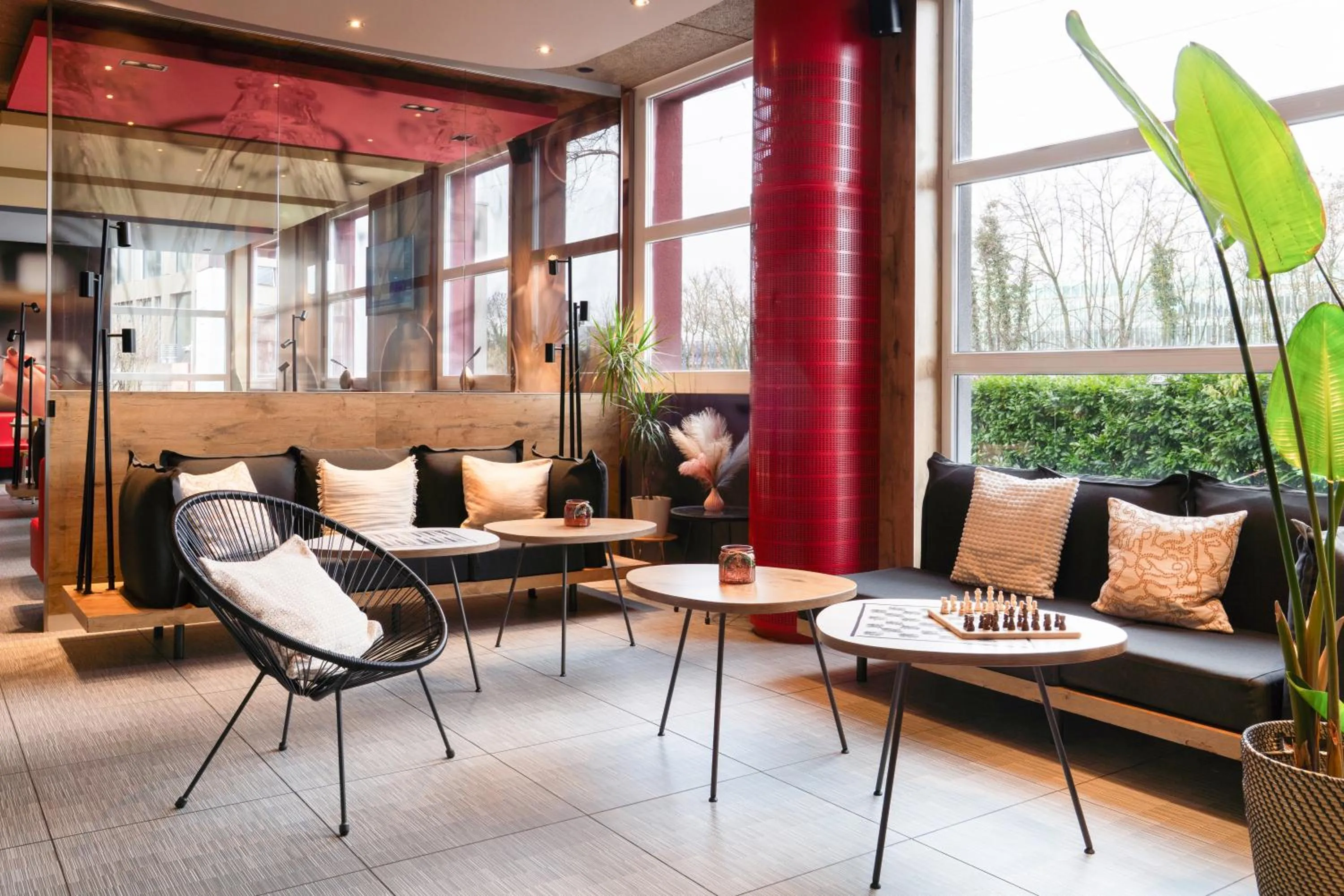 Seating area in ibis Genève Aéroport