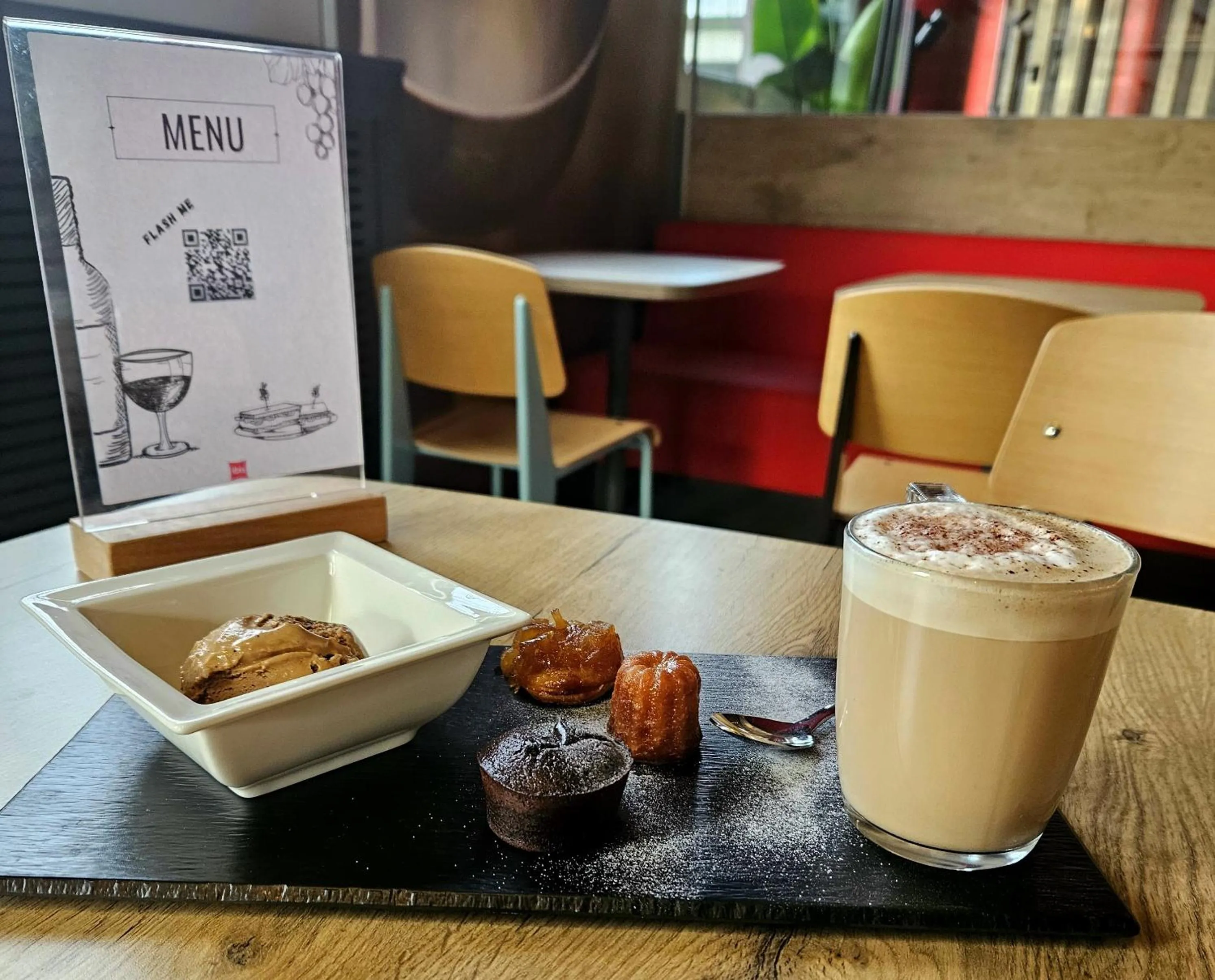 Food and drinks in ibis Genève Aéroport