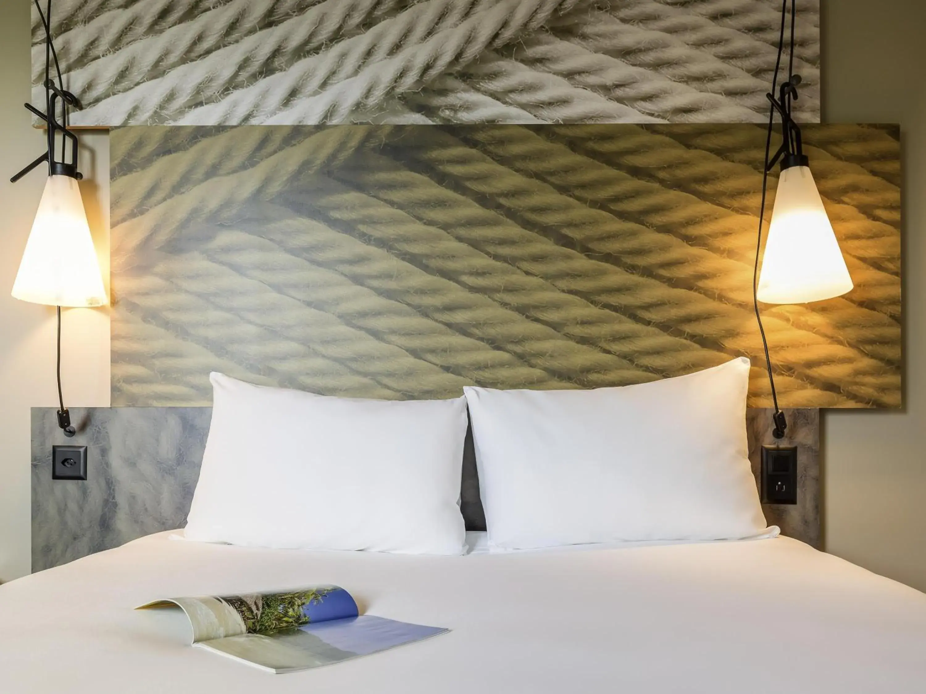 Bedroom, Bed in ibis Genève Aéroport Bedroom, Bed in ibis Genève Aéroport