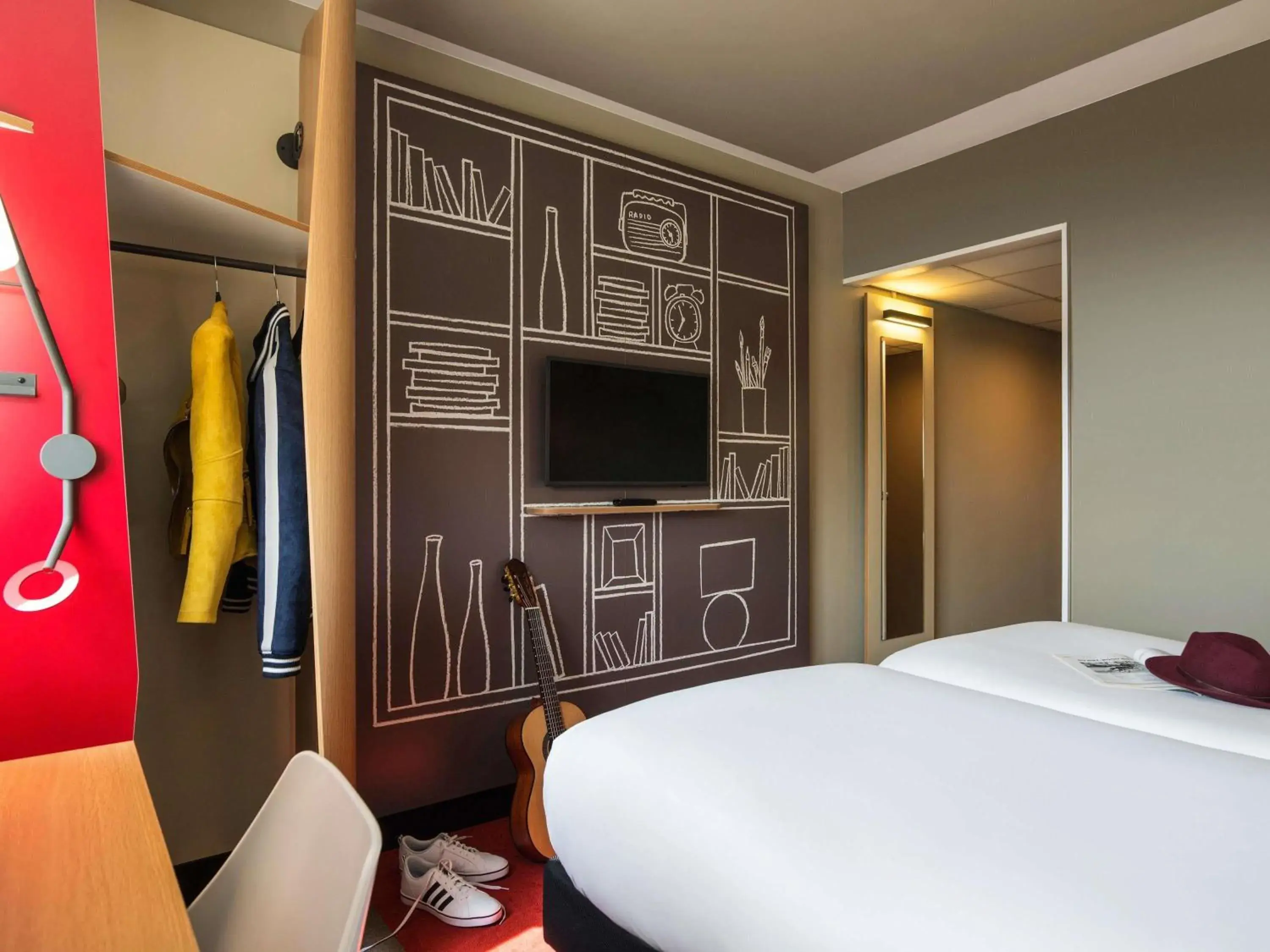 Bedroom, Bed in ibis Genève Centre Gare Bedroom, Bed in ibis Genève Centre Gare