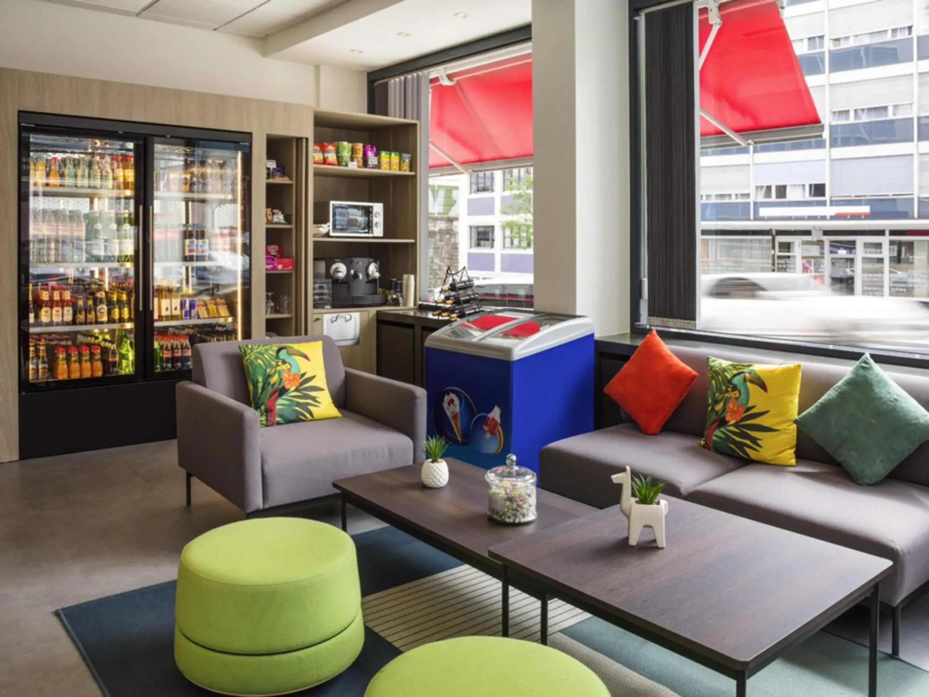 Lounge or bar in ibis Genève Centre Gare Lounge or bar in ibis Genève Centre Gare