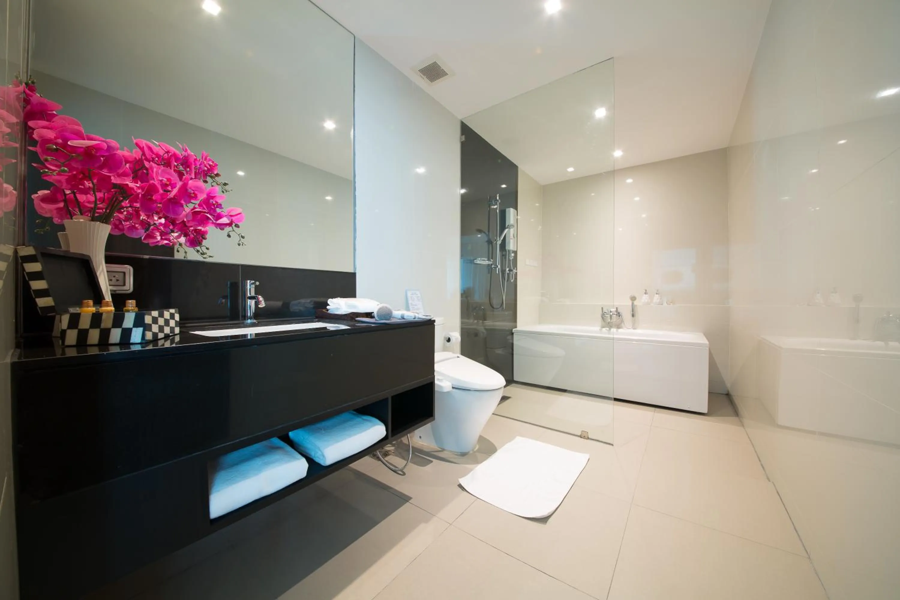 Bathroom in Civic Horizon Hotel & Residence