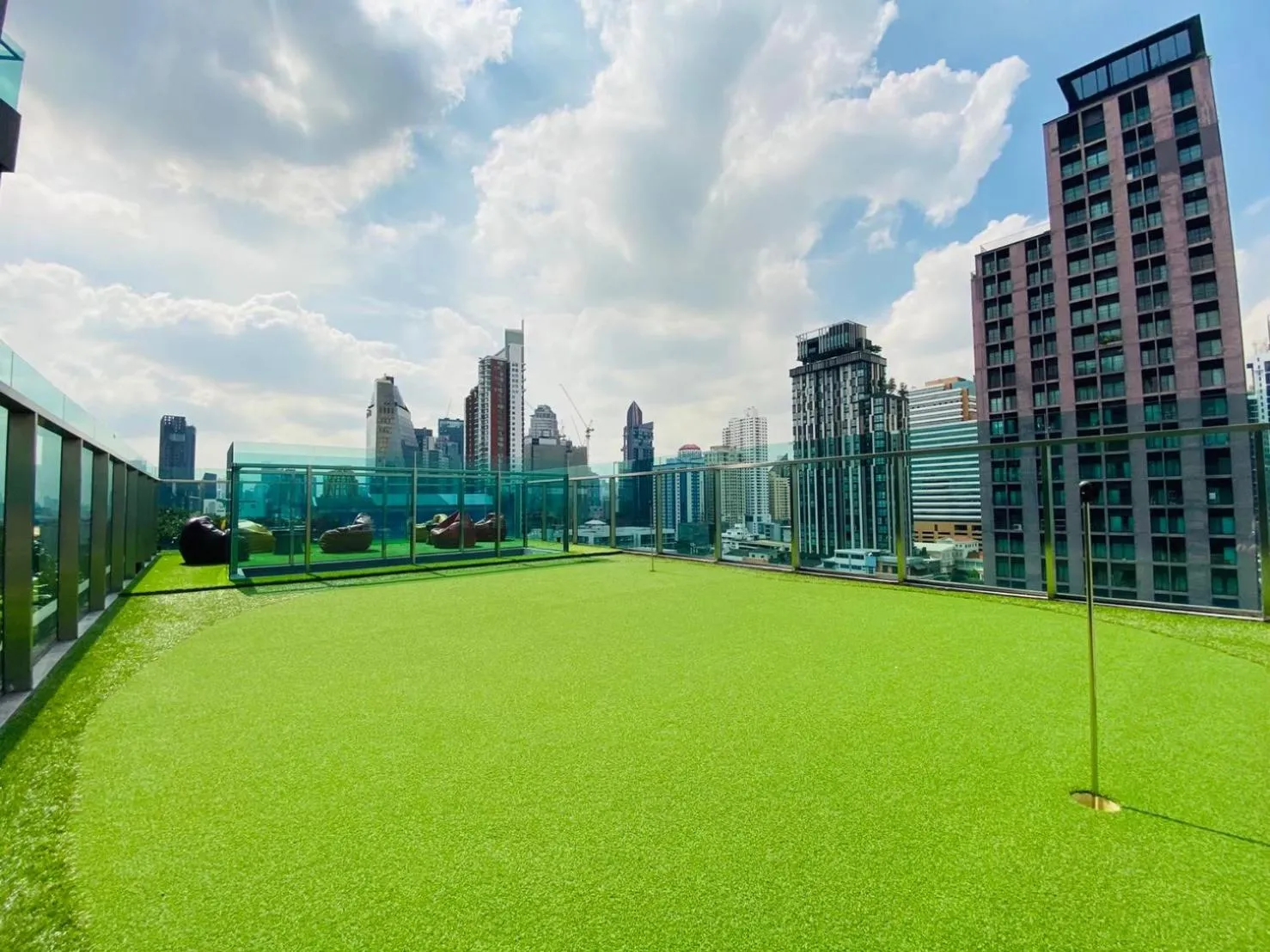 Minigolf in Civic Horizon Hotel & Residence