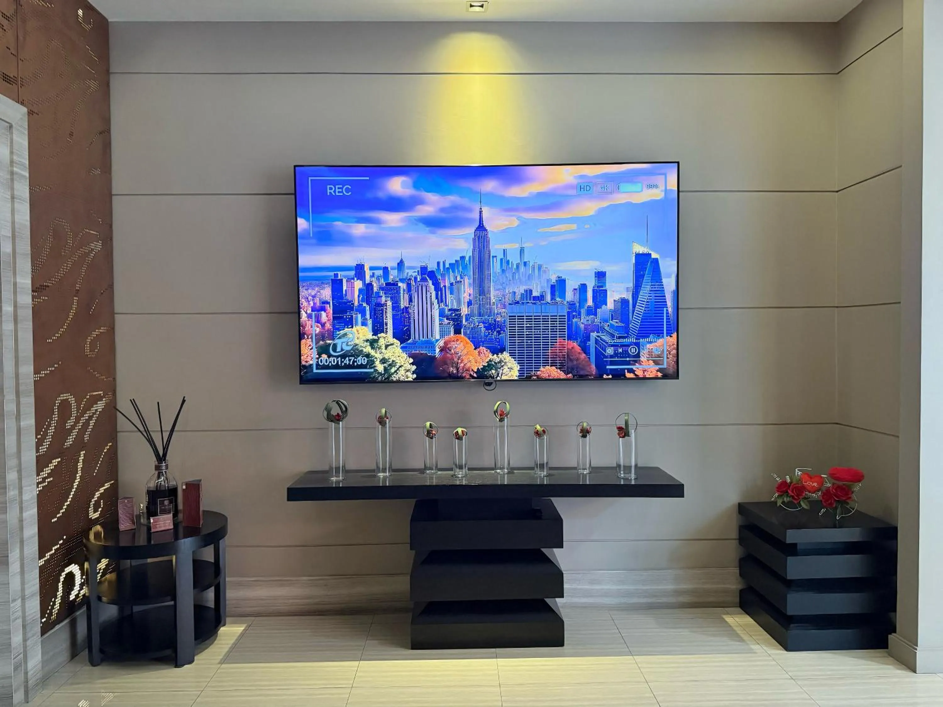 Communal lounge/ TV room in Civic Horizon Hotel & Residence